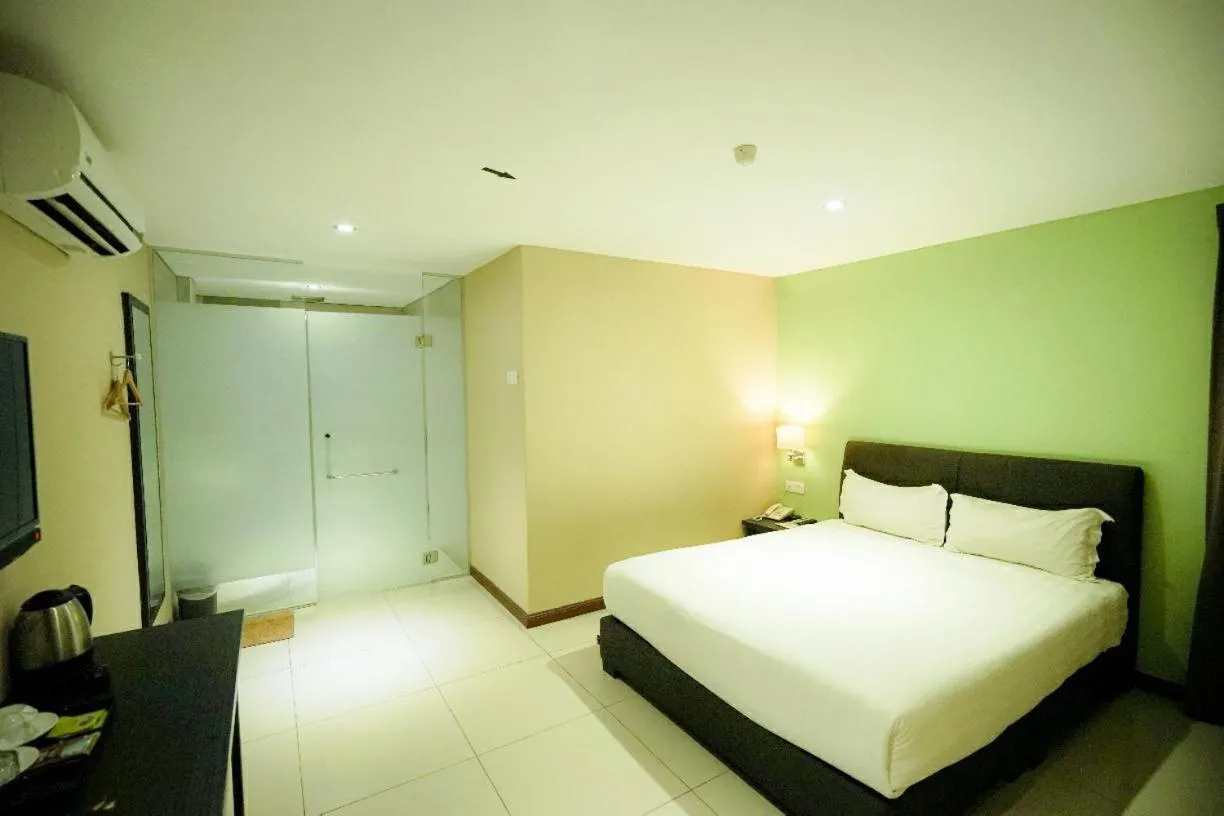Bedroom, Bed in Merdeka Hotel Kluang