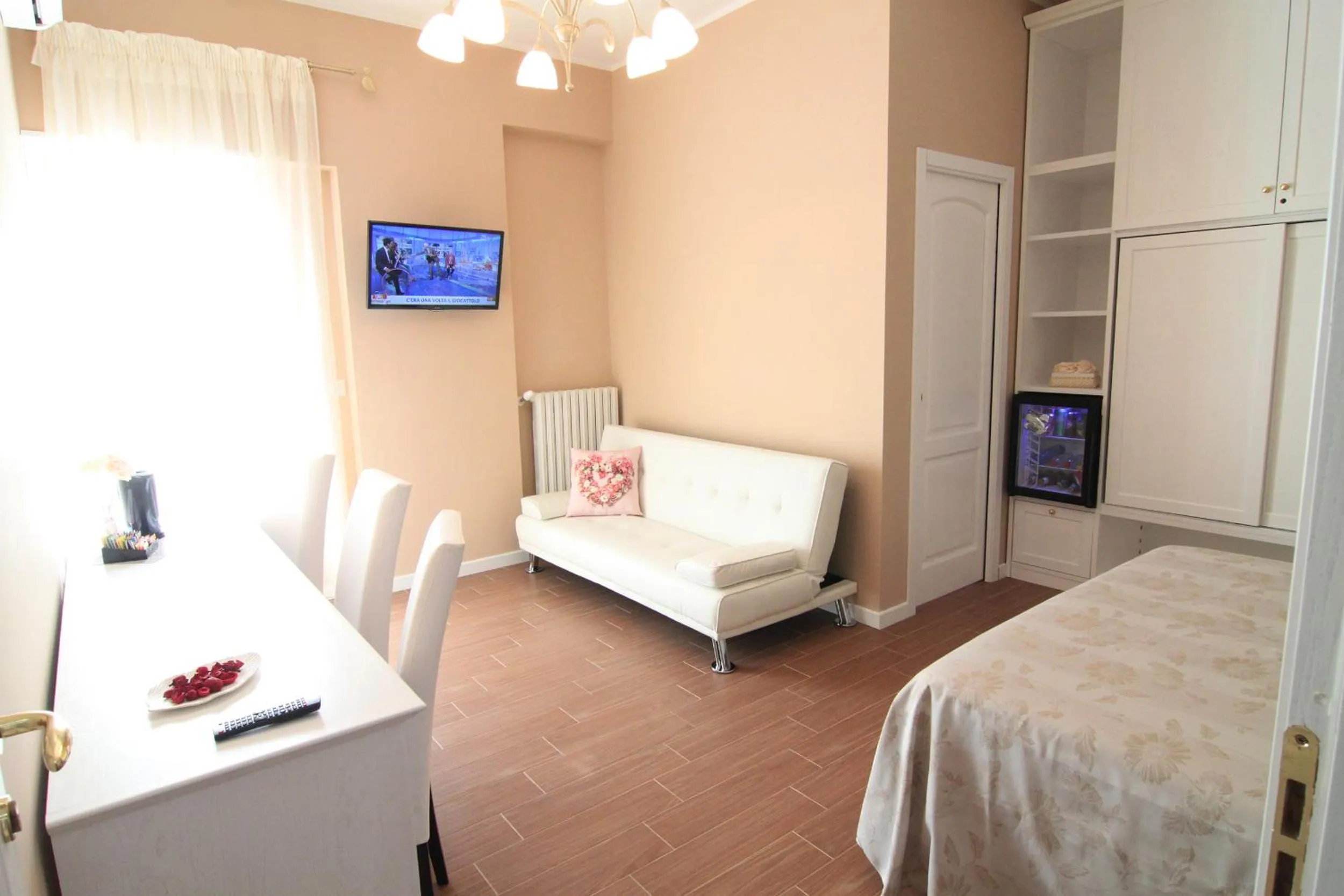 Photo of the whole room in B&B Hortis Tropea