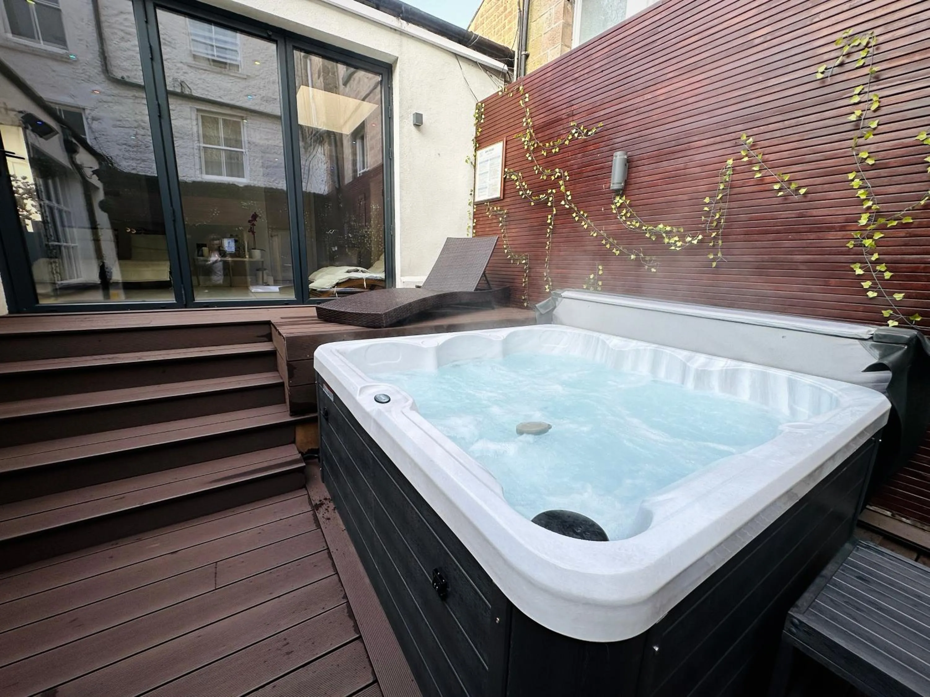 Hot Tub in New Bath Hotel & Spa, a member of Radisson Individuals