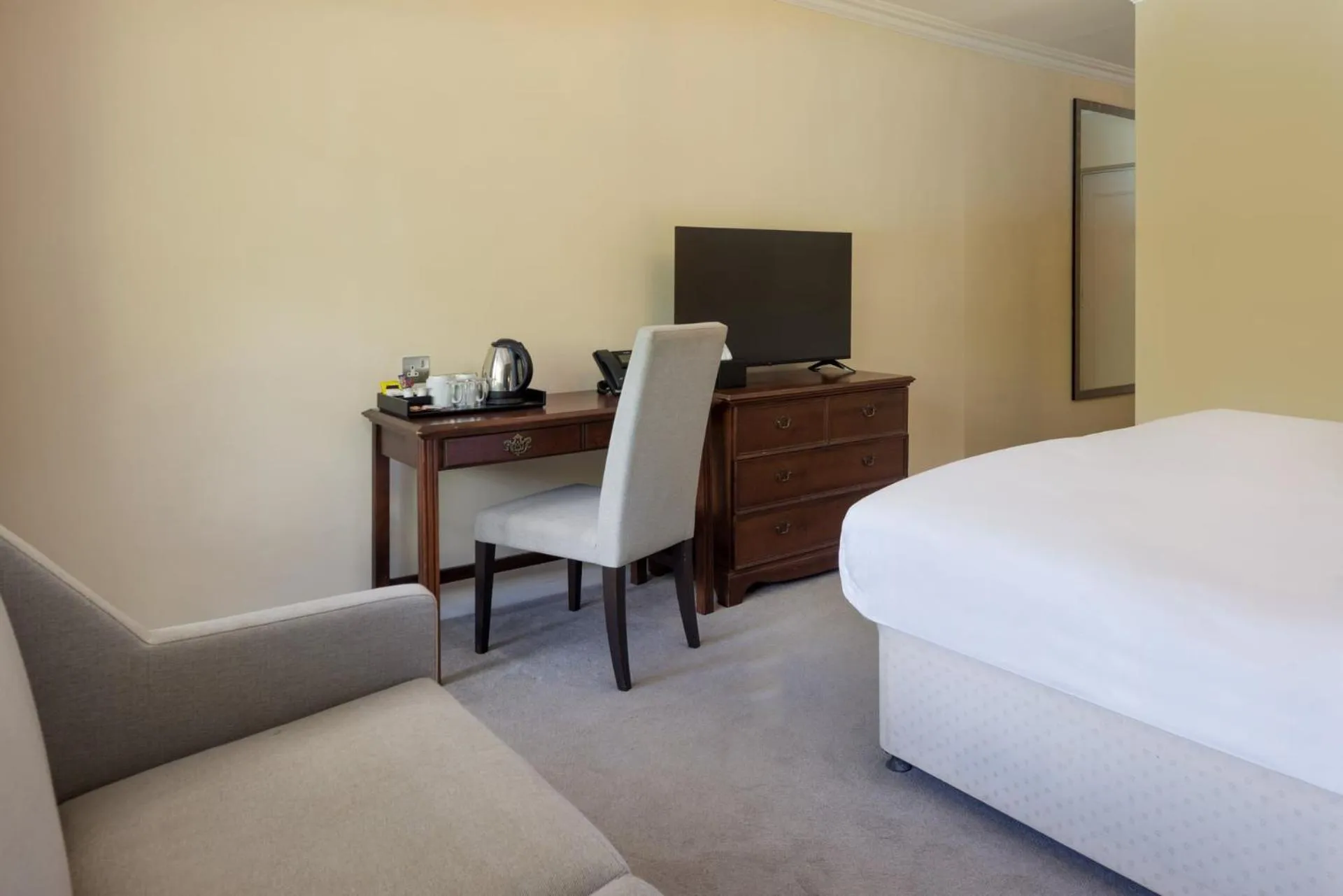 TV and multimedia, Bed in New Bath Hotel & Spa, a member of Radisson Individuals