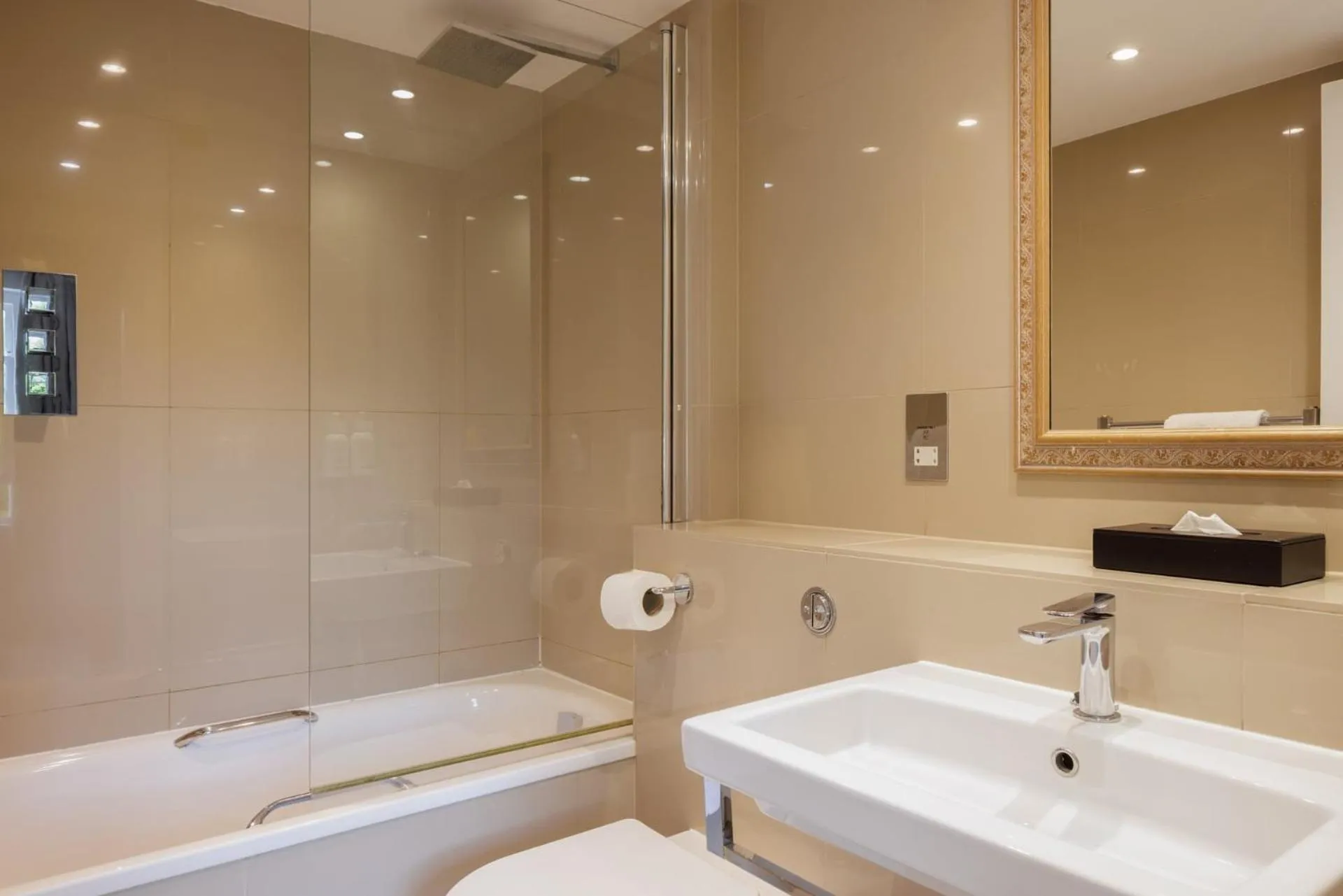 Shower in New Bath Hotel & Spa, a member of Radisson Individuals