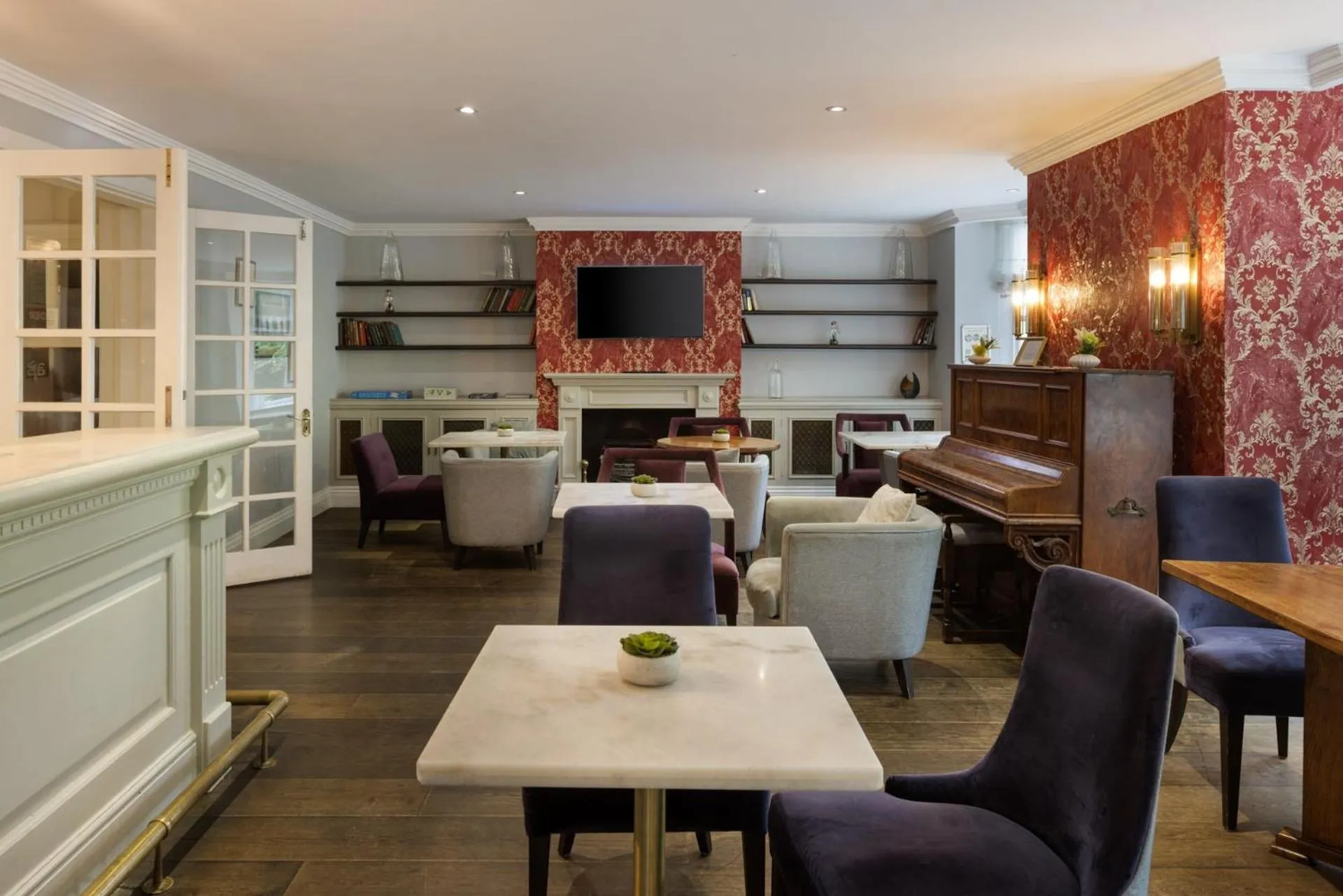 Library in New Bath Hotel & Spa, a member of Radisson Individuals