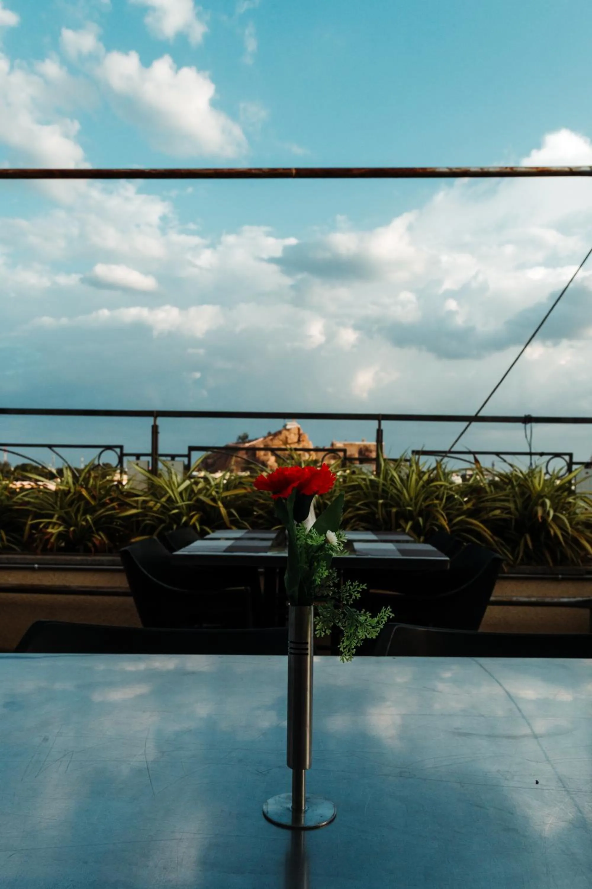 Restaurant/places to eat in Hotel Rock Fort View