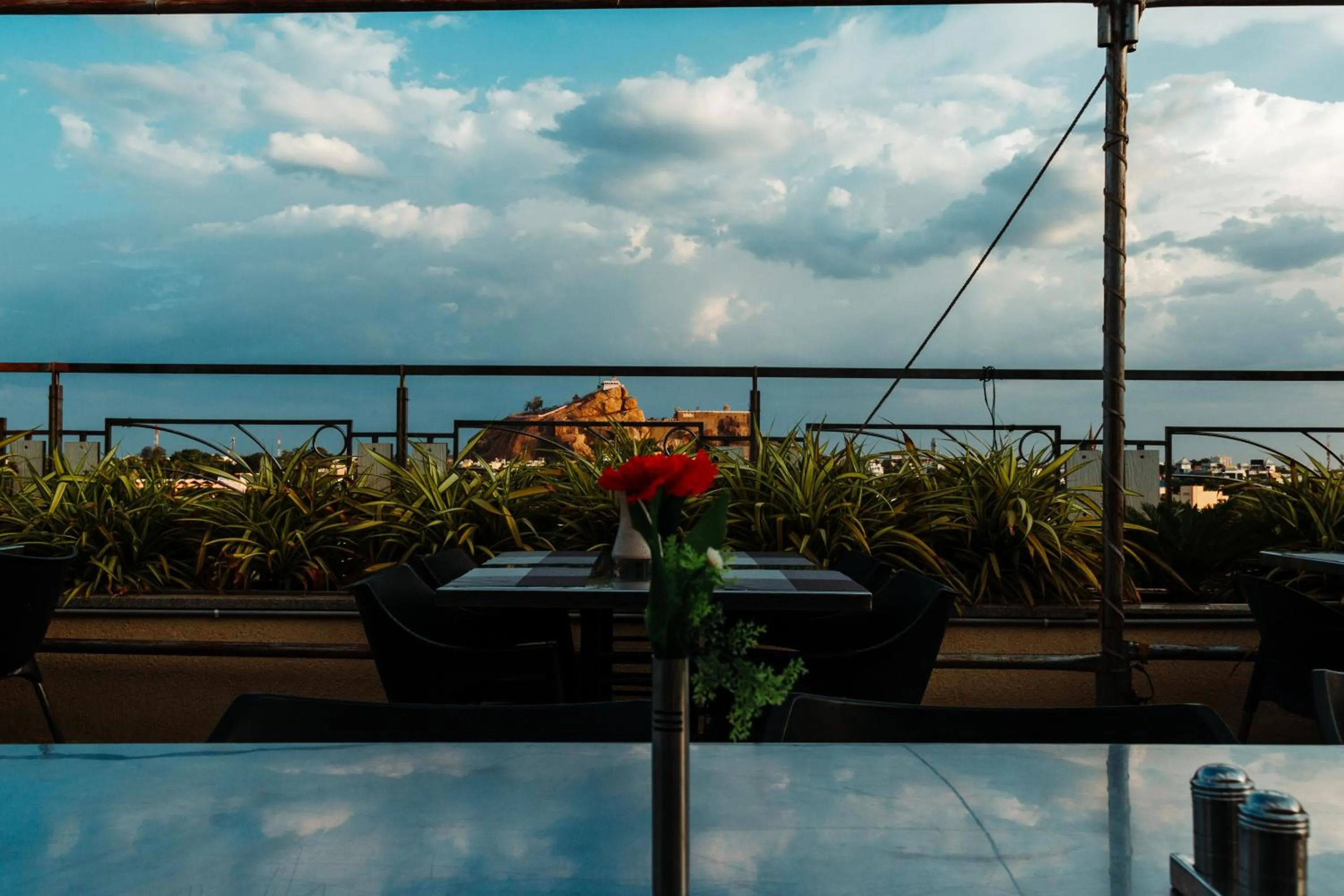 Restaurant/places to eat in Hotel Rock Fort View