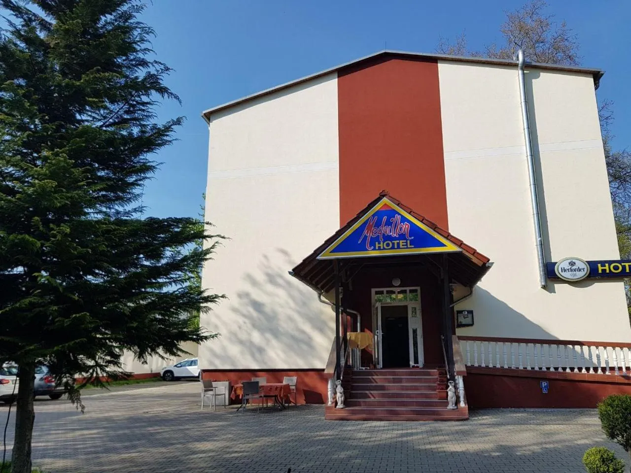 Day in Hotel Medaillon