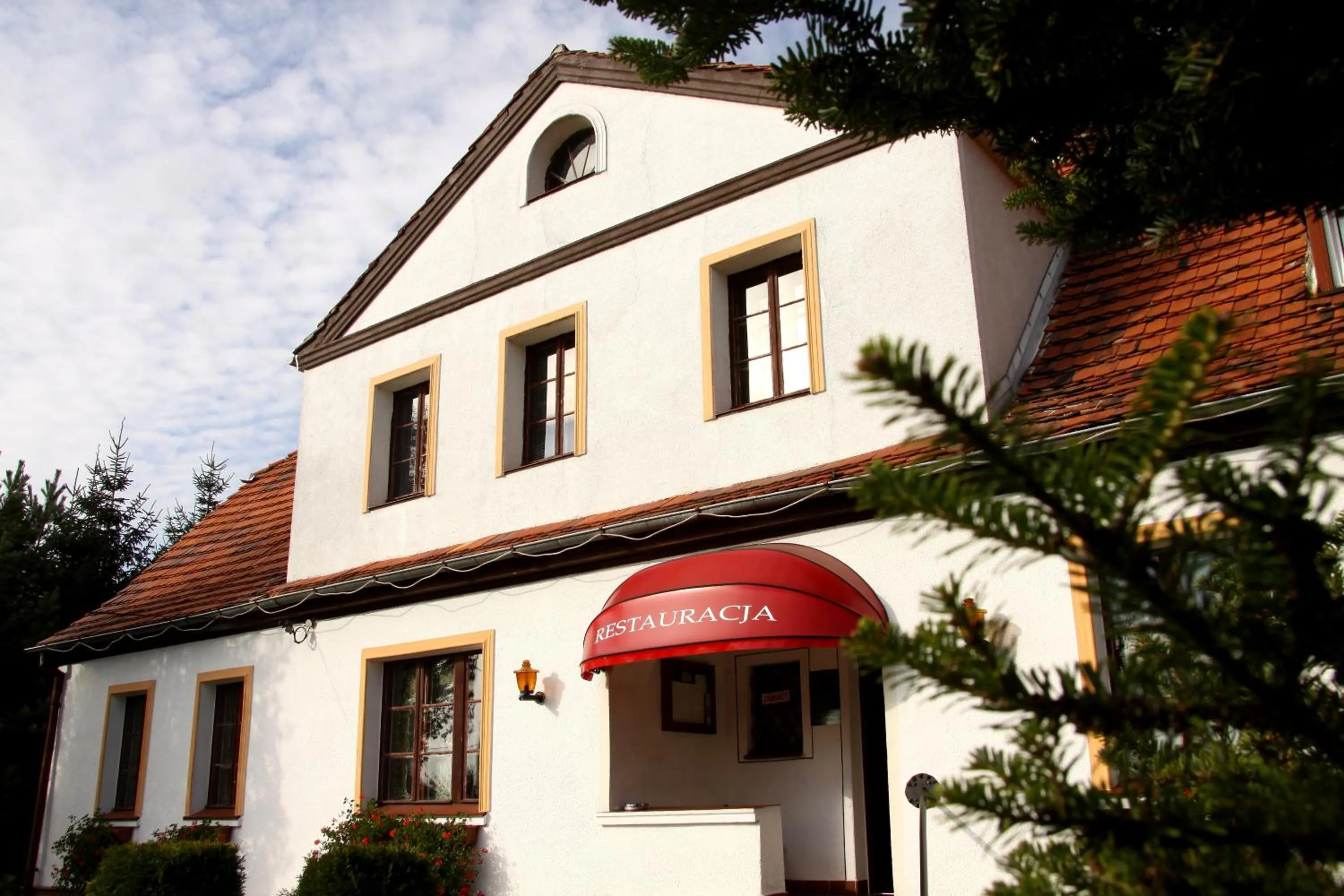 Facade/entrance in Zajazd Biały Dom