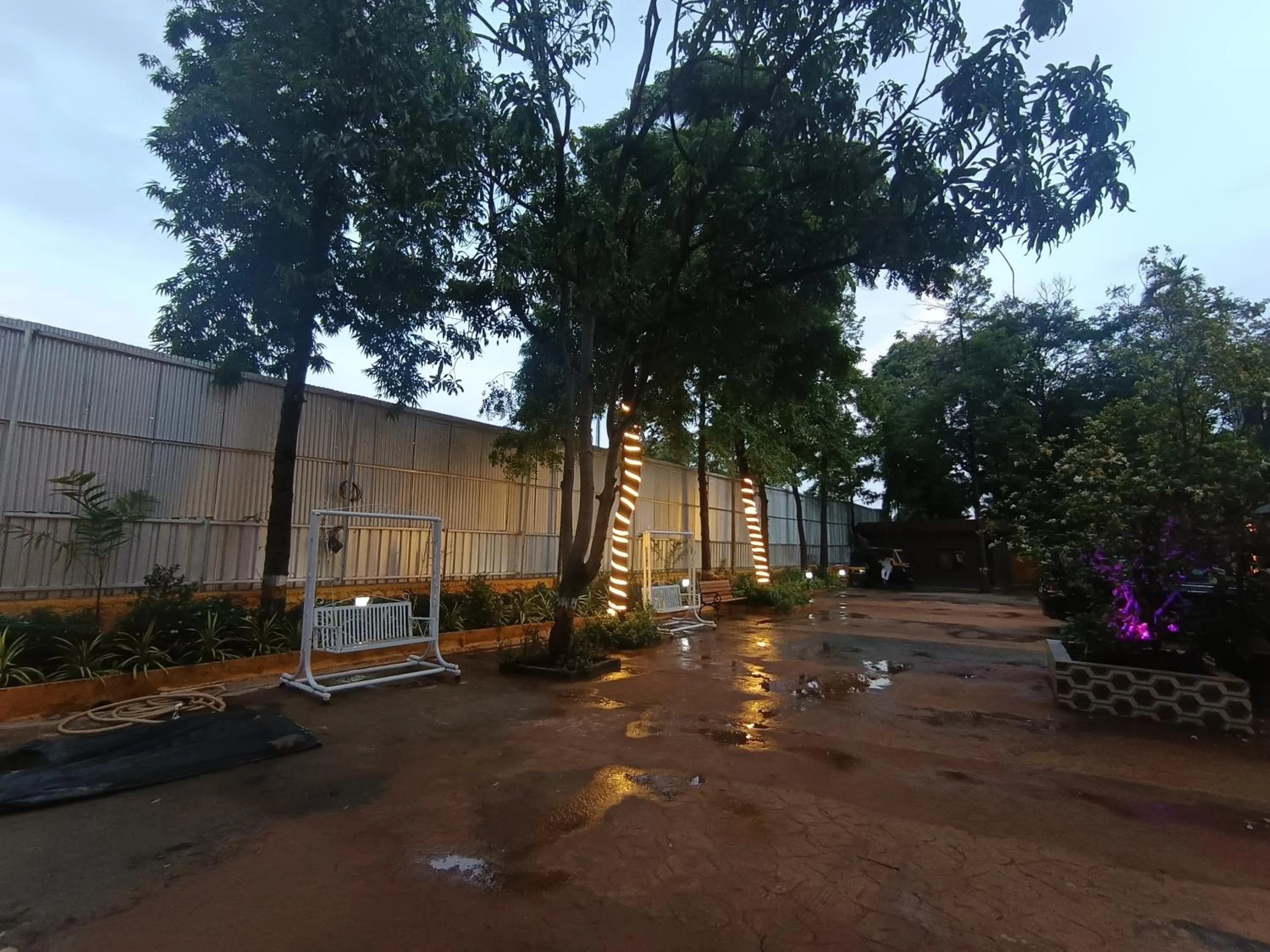 Property building in HOTEL MOON LITE RESIDENCY - Marve Road Malad West