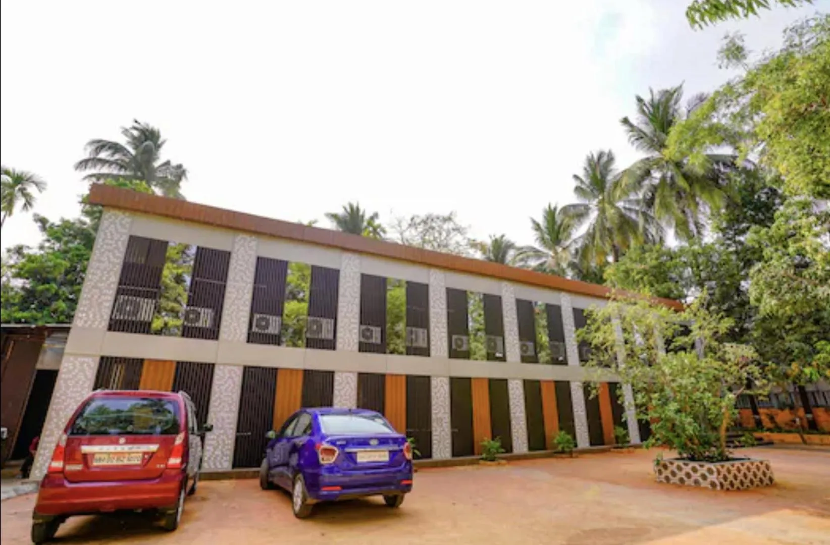 Property building in HOTEL MOON LITE RESIDENCY - Marve Road Malad West