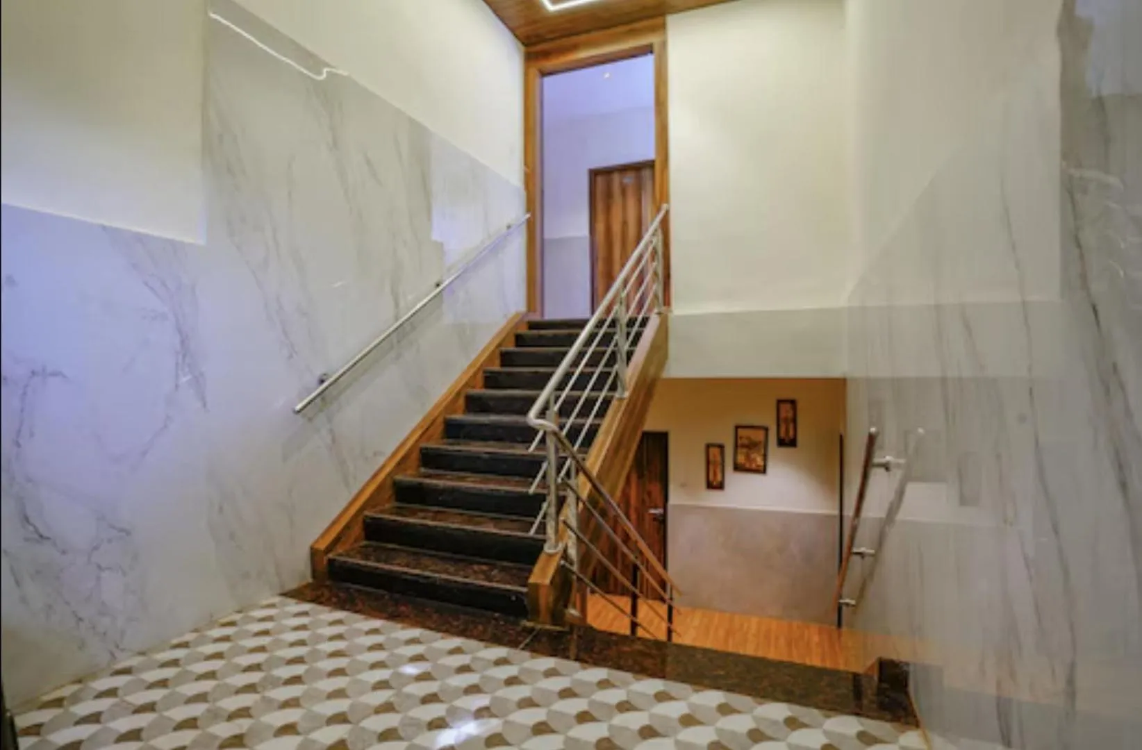 Lobby or reception in HOTEL MOON LITE RESIDENCY - Marve Road Malad West