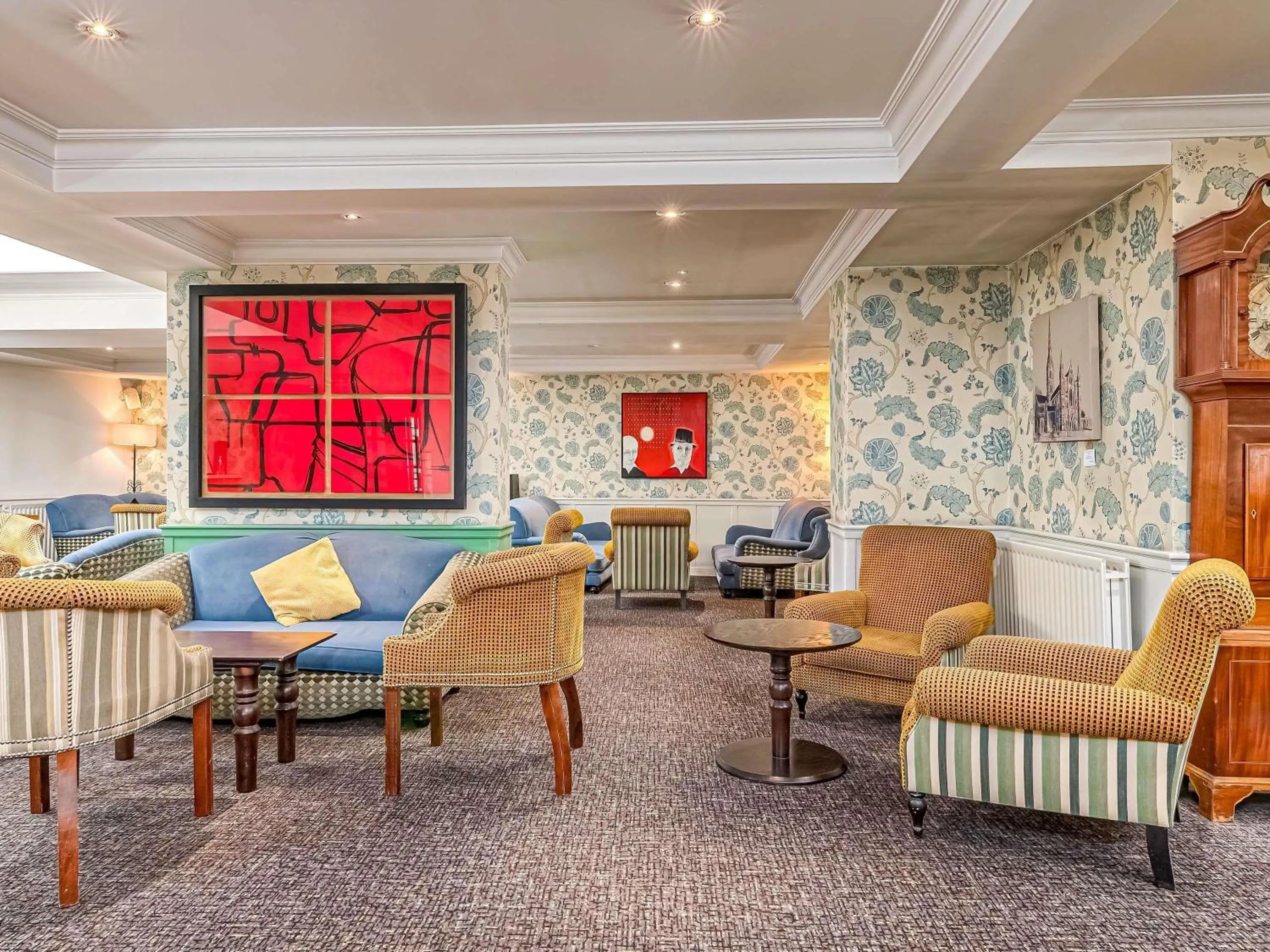 Property building in Mercure Salisbury White Hart Hotel & Apartments