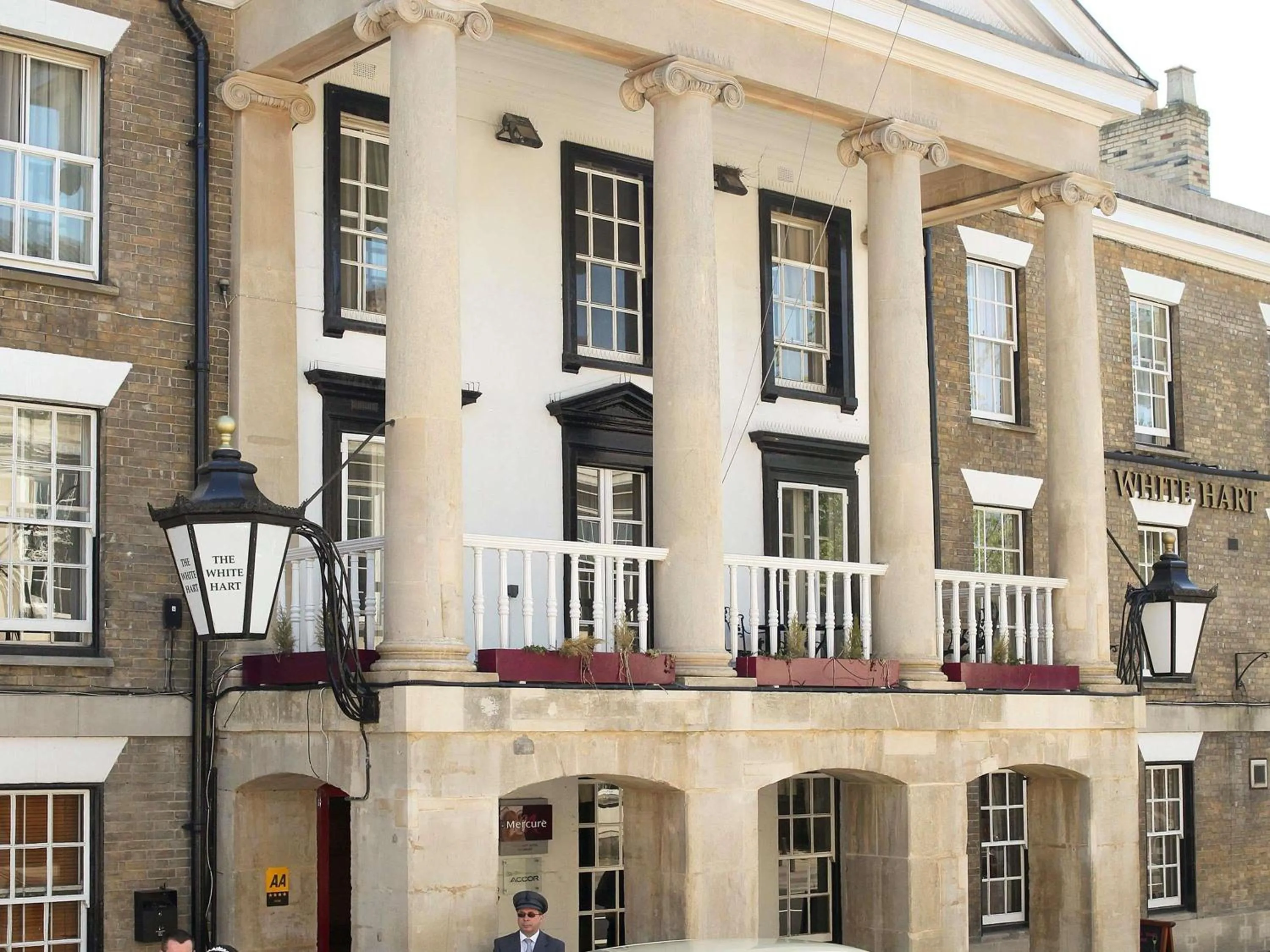 wedding in Mercure Salisbury White Hart Hotel & Apartments