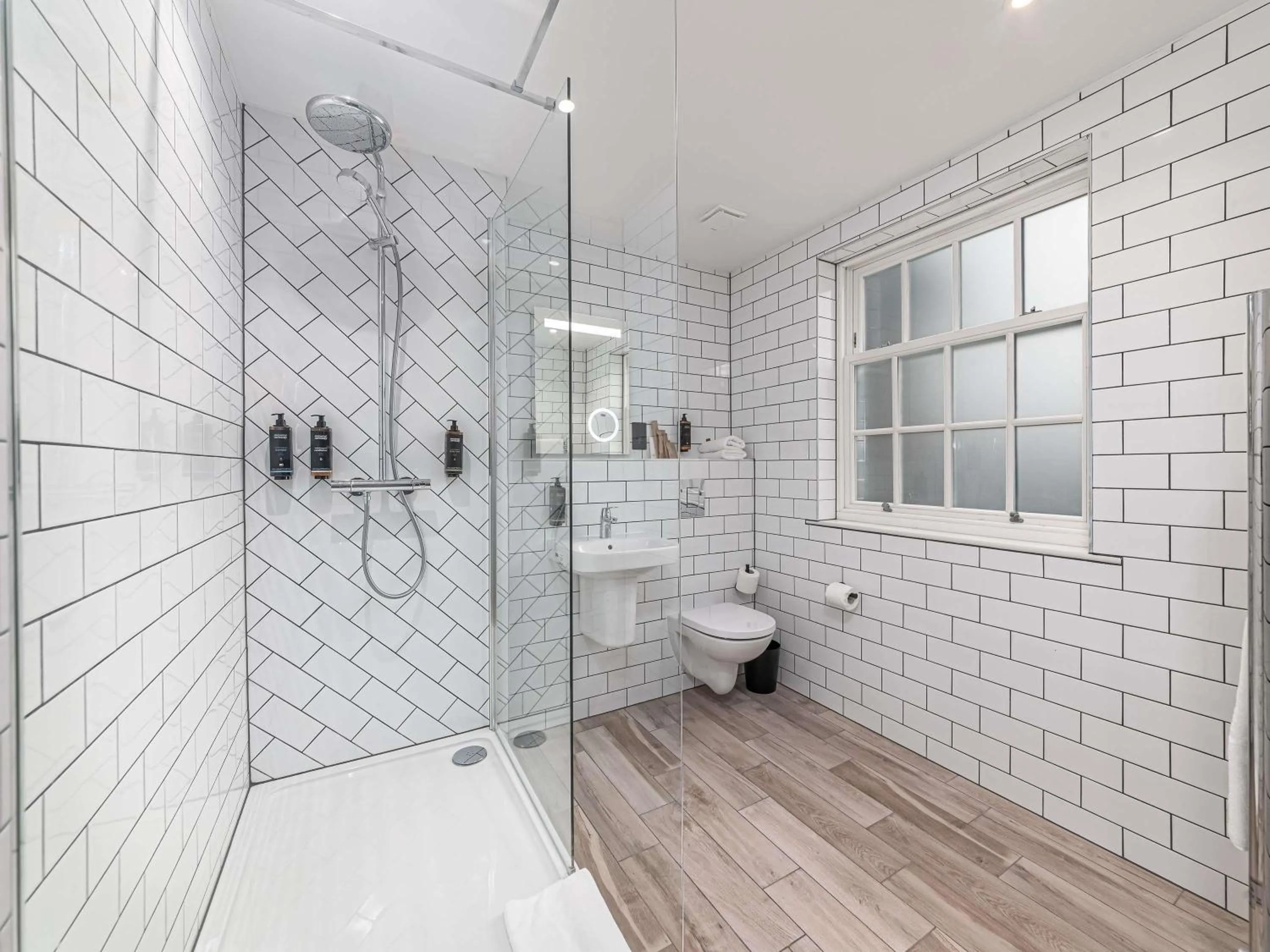 Bedroom in Mercure Salisbury White Hart Hotel & Apartments