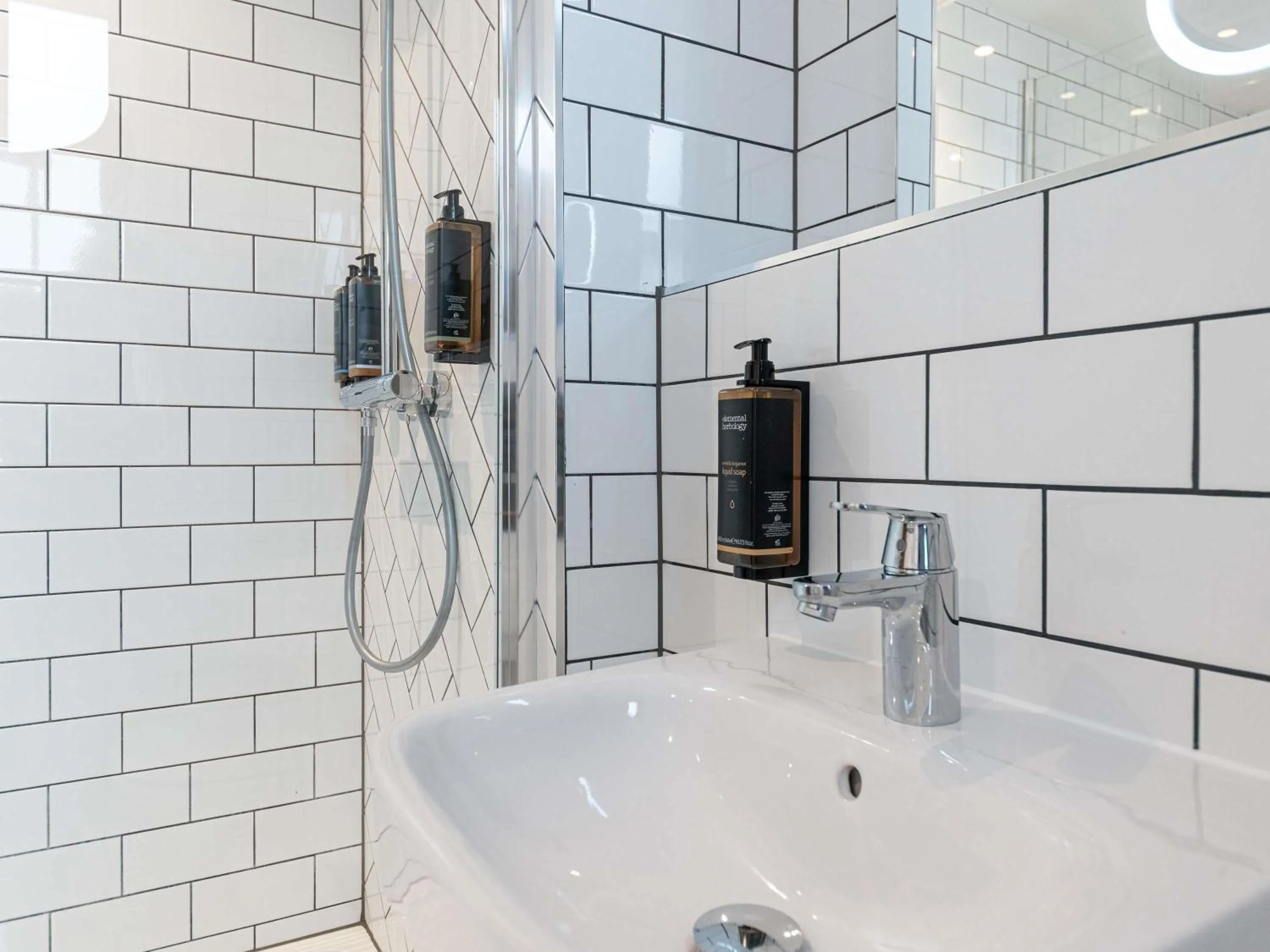 Bedroom in Mercure Salisbury White Hart Hotel & Apartments