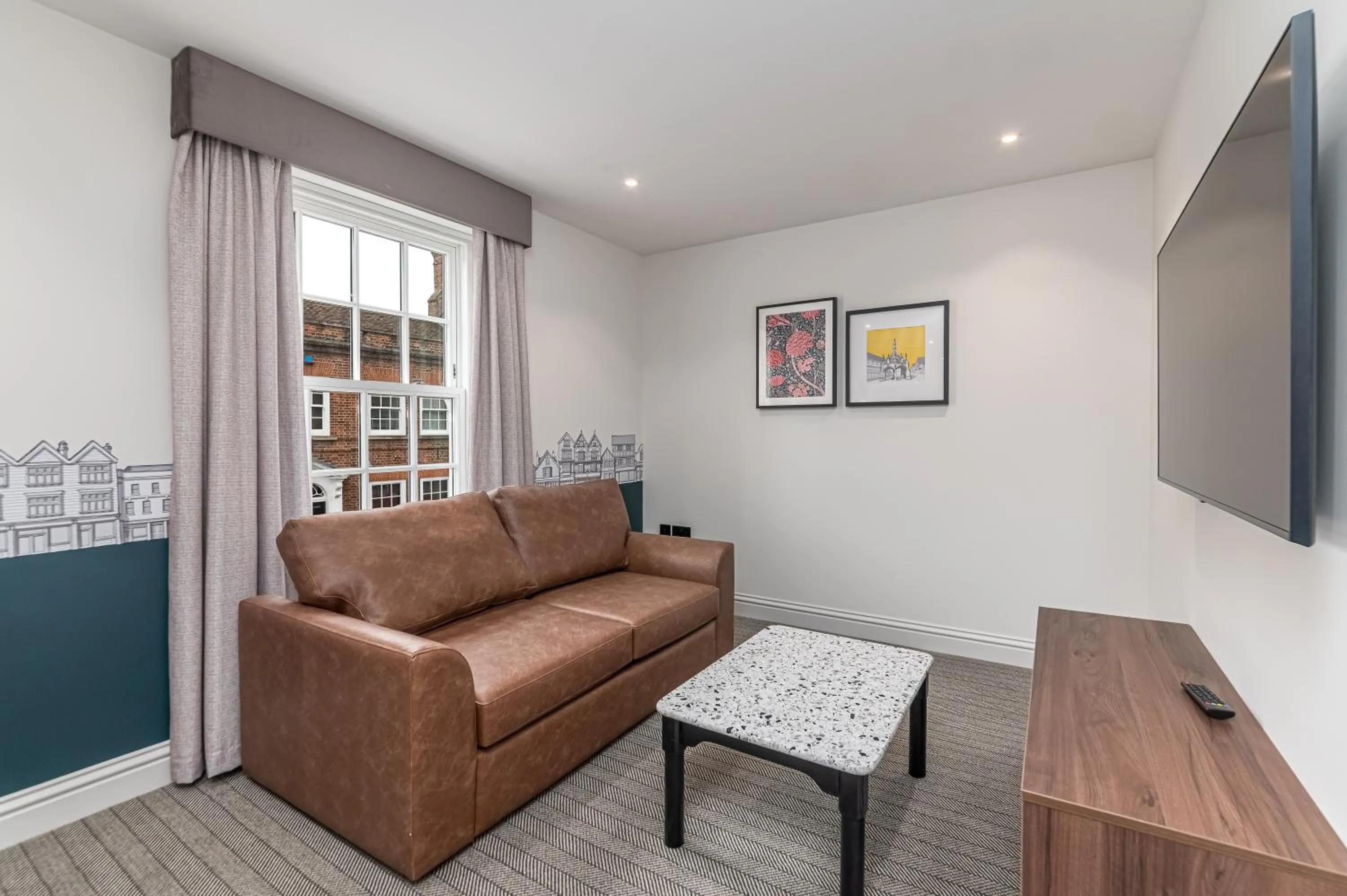 Bed in Mercure Salisbury White Hart Hotel & Apartments