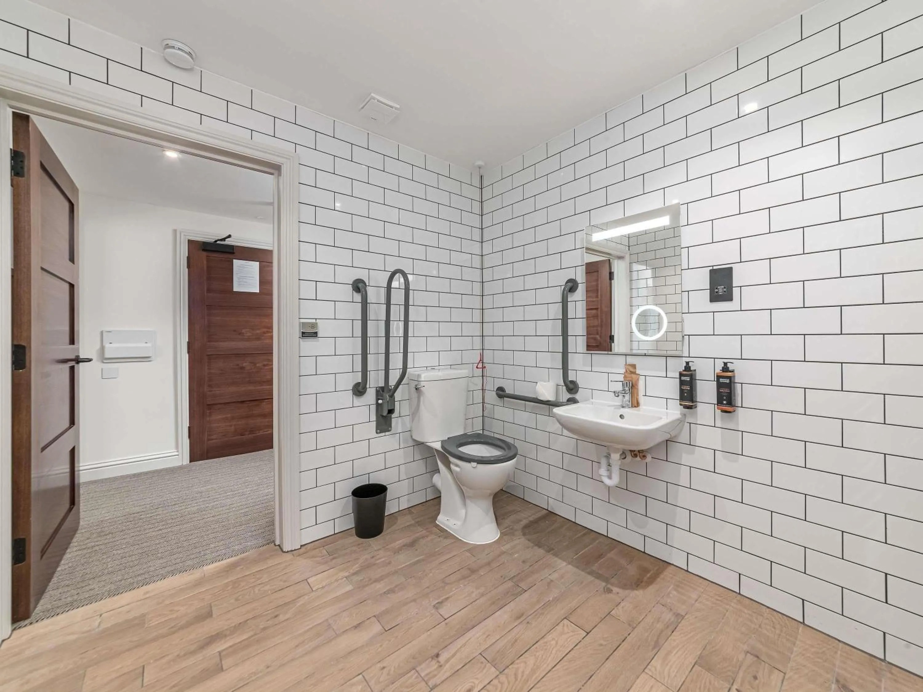 Bedroom in Mercure Salisbury White Hart Hotel & Apartments