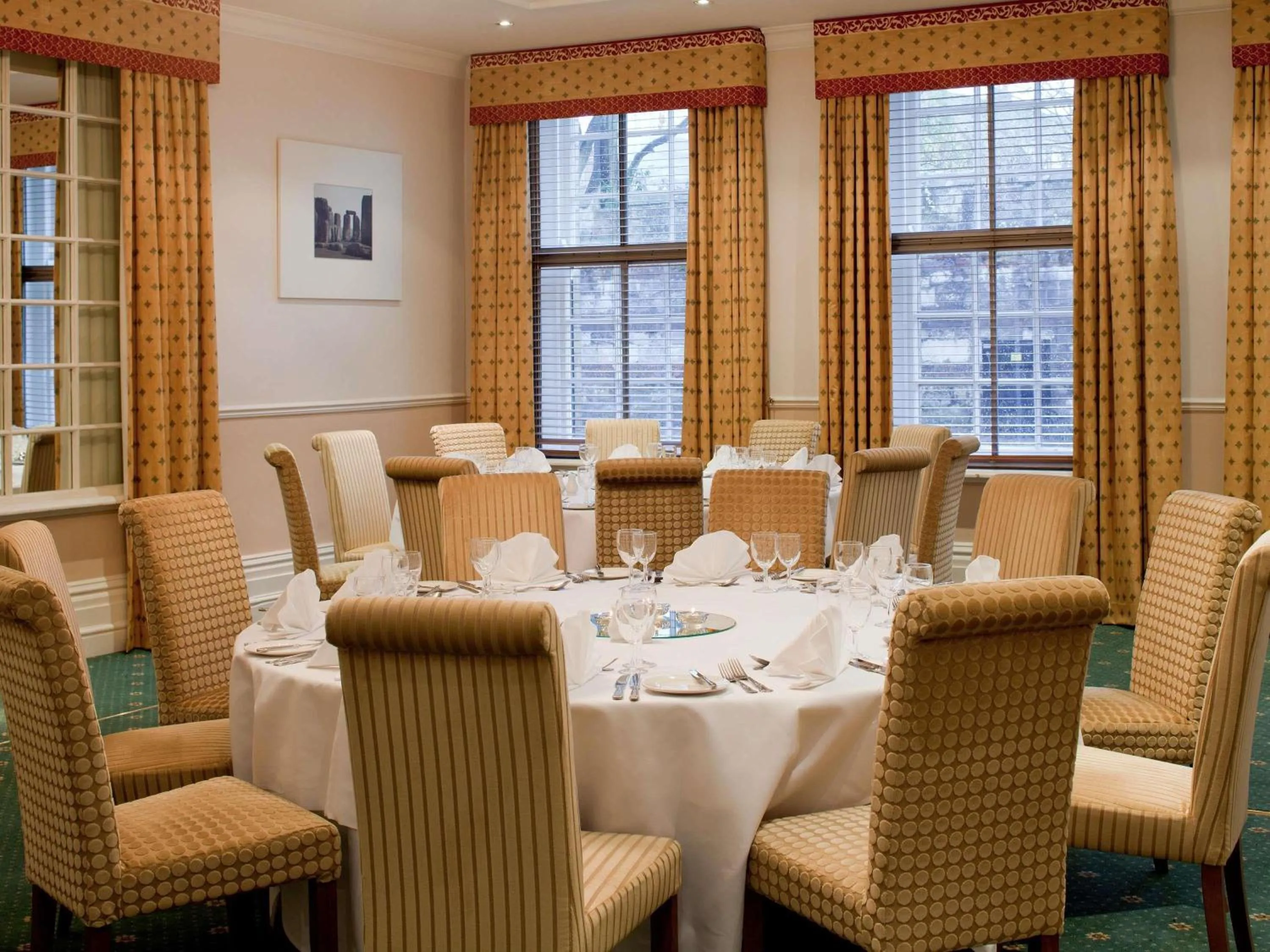 wedding in Mercure Salisbury White Hart Hotel & Apartments