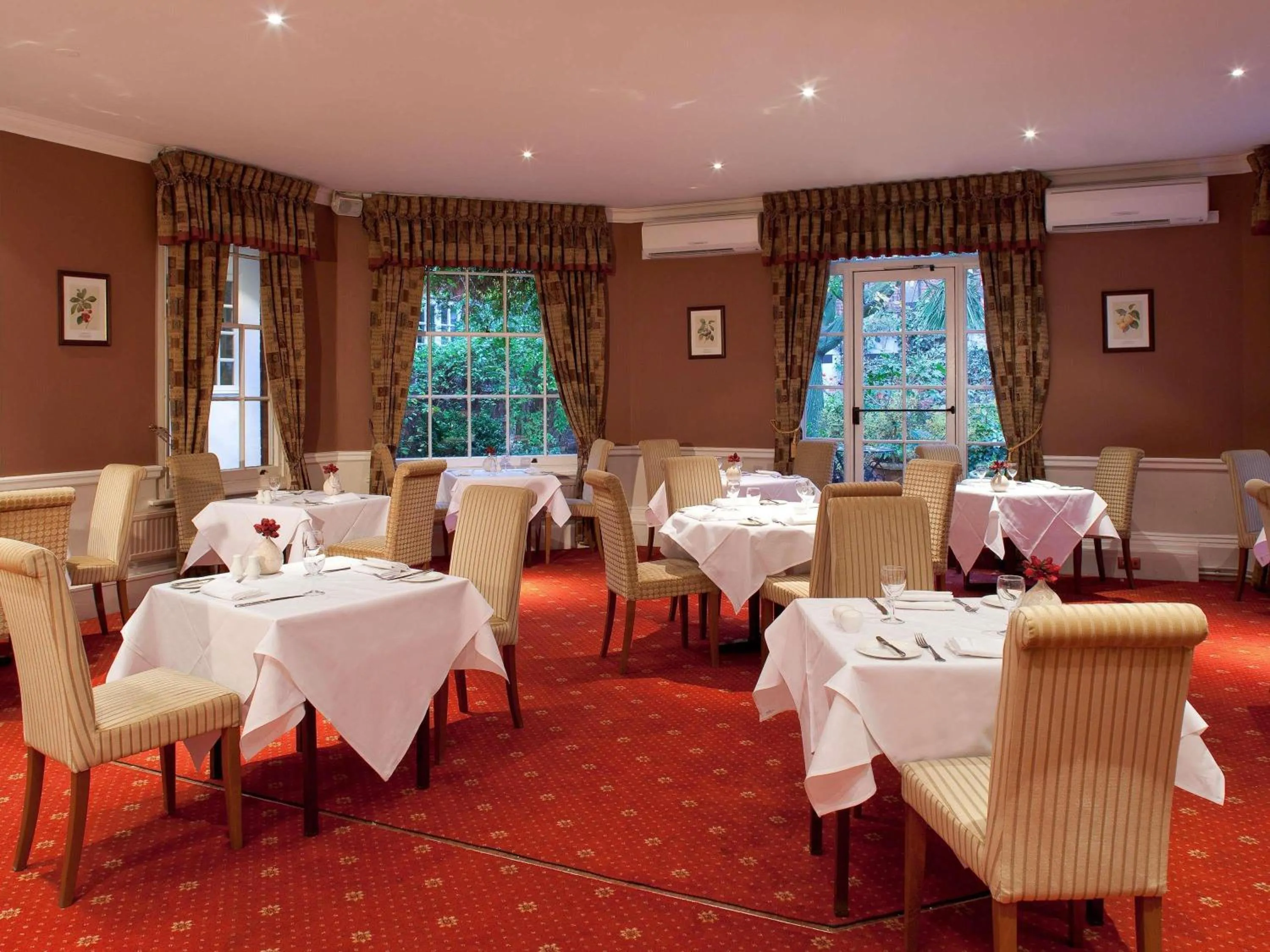 Restaurant/places to eat in Mercure Salisbury White Hart Hotel & Apartments
