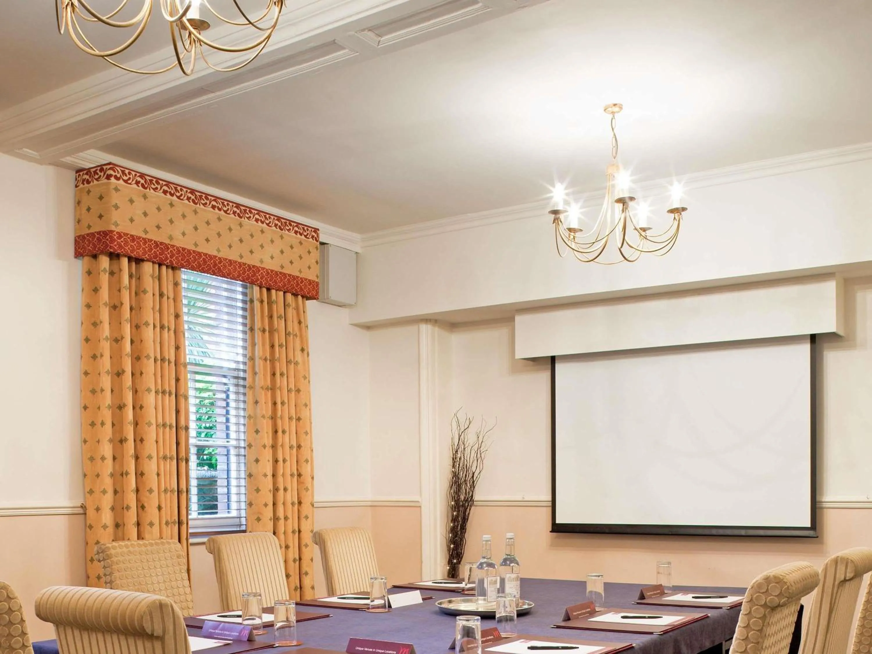 Meeting/conference room in Mercure Salisbury White Hart Hotel & Apartments