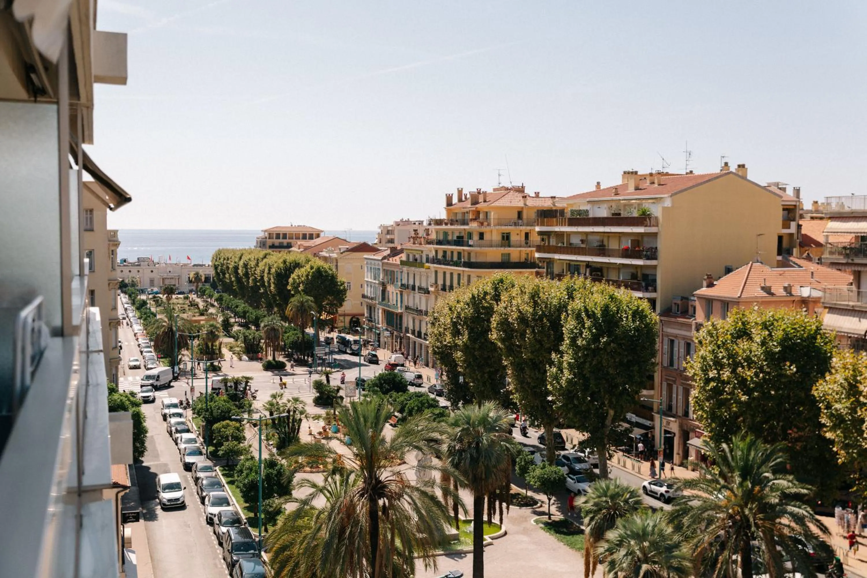 Street view in Résidence Châteauneuf