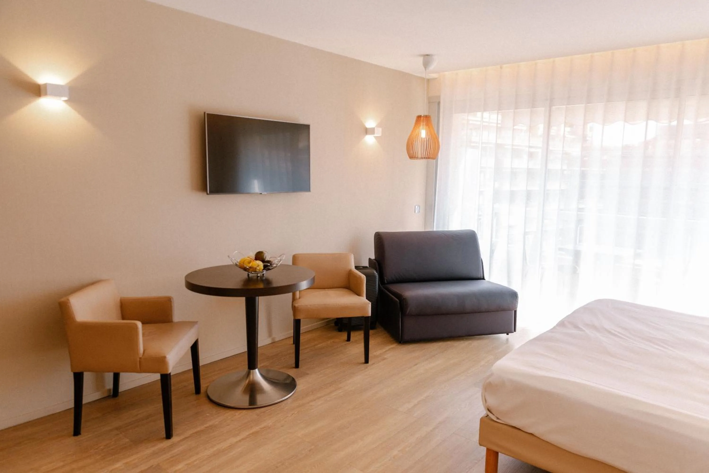 TV and multimedia in Résidence Châteauneuf