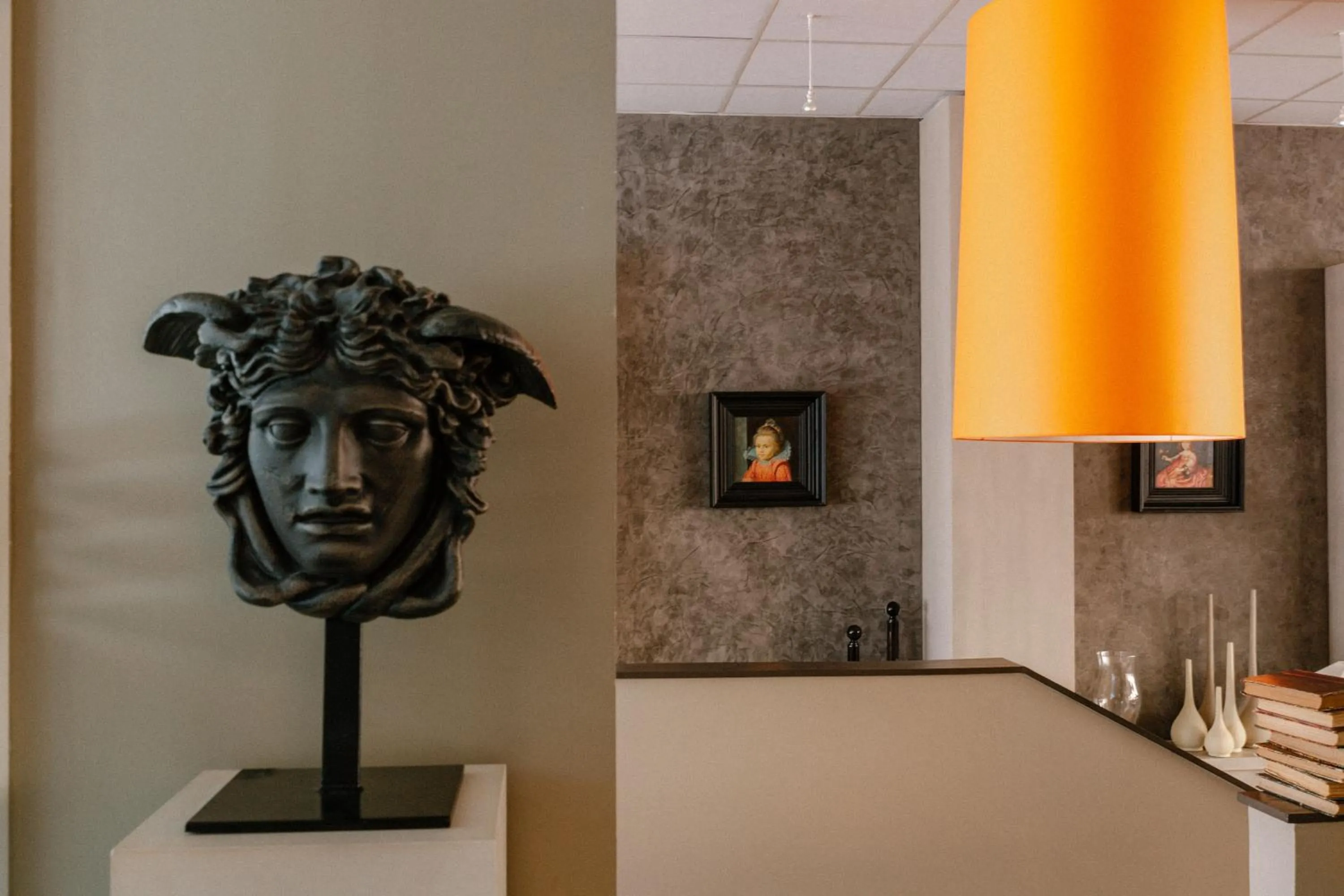 Library in Résidence Châteauneuf