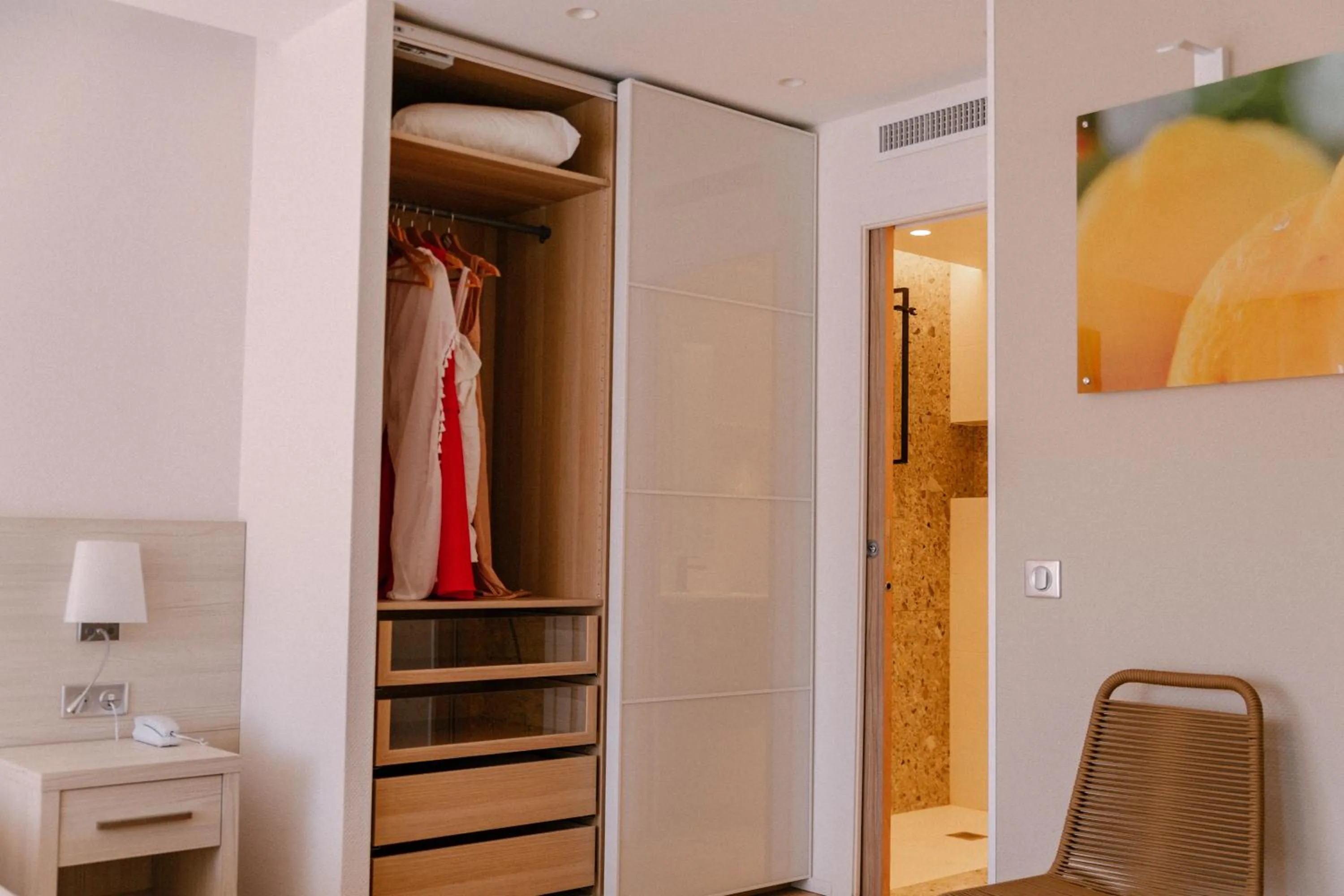 wardrobe in Résidence Châteauneuf