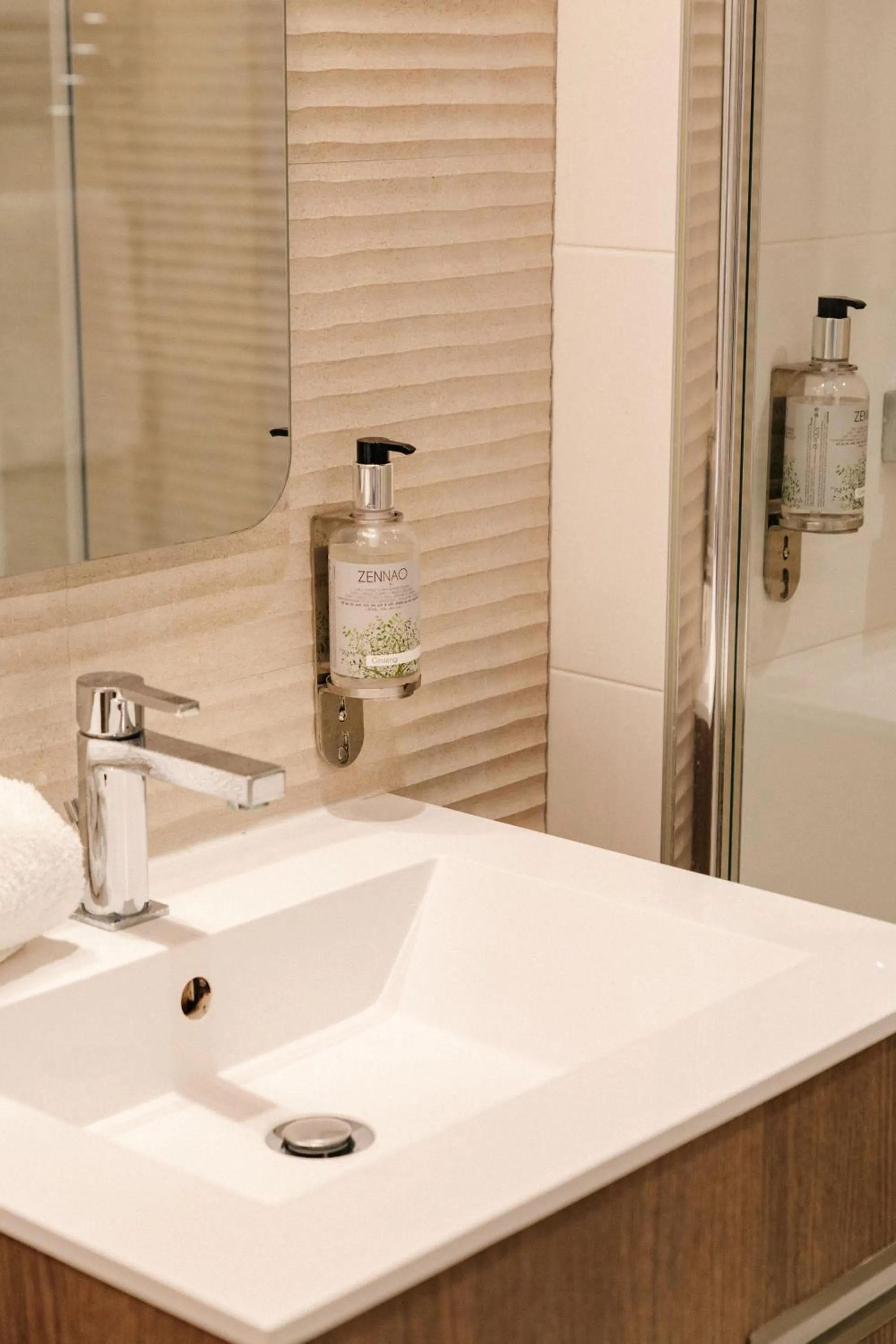 Shower in Résidence Châteauneuf