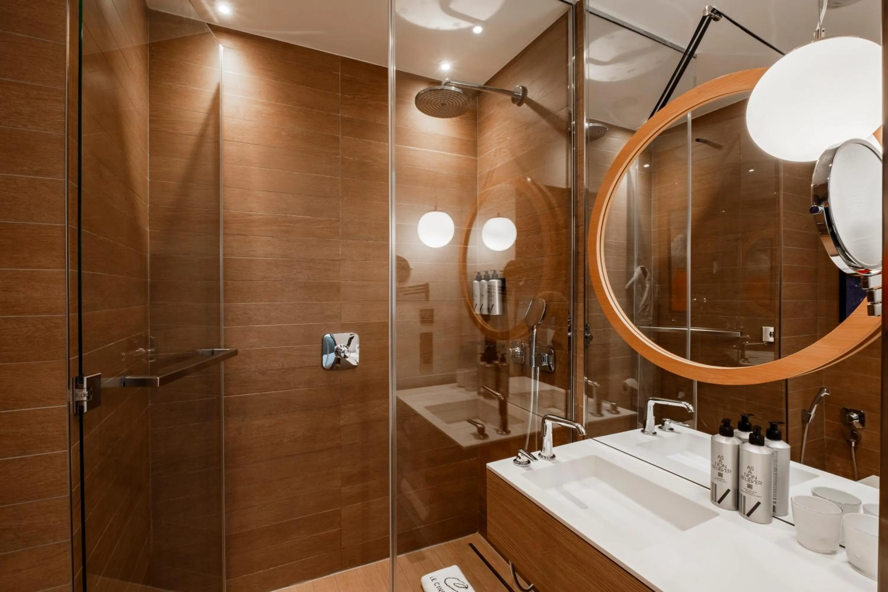 Bathroom in Le Cinq Codet