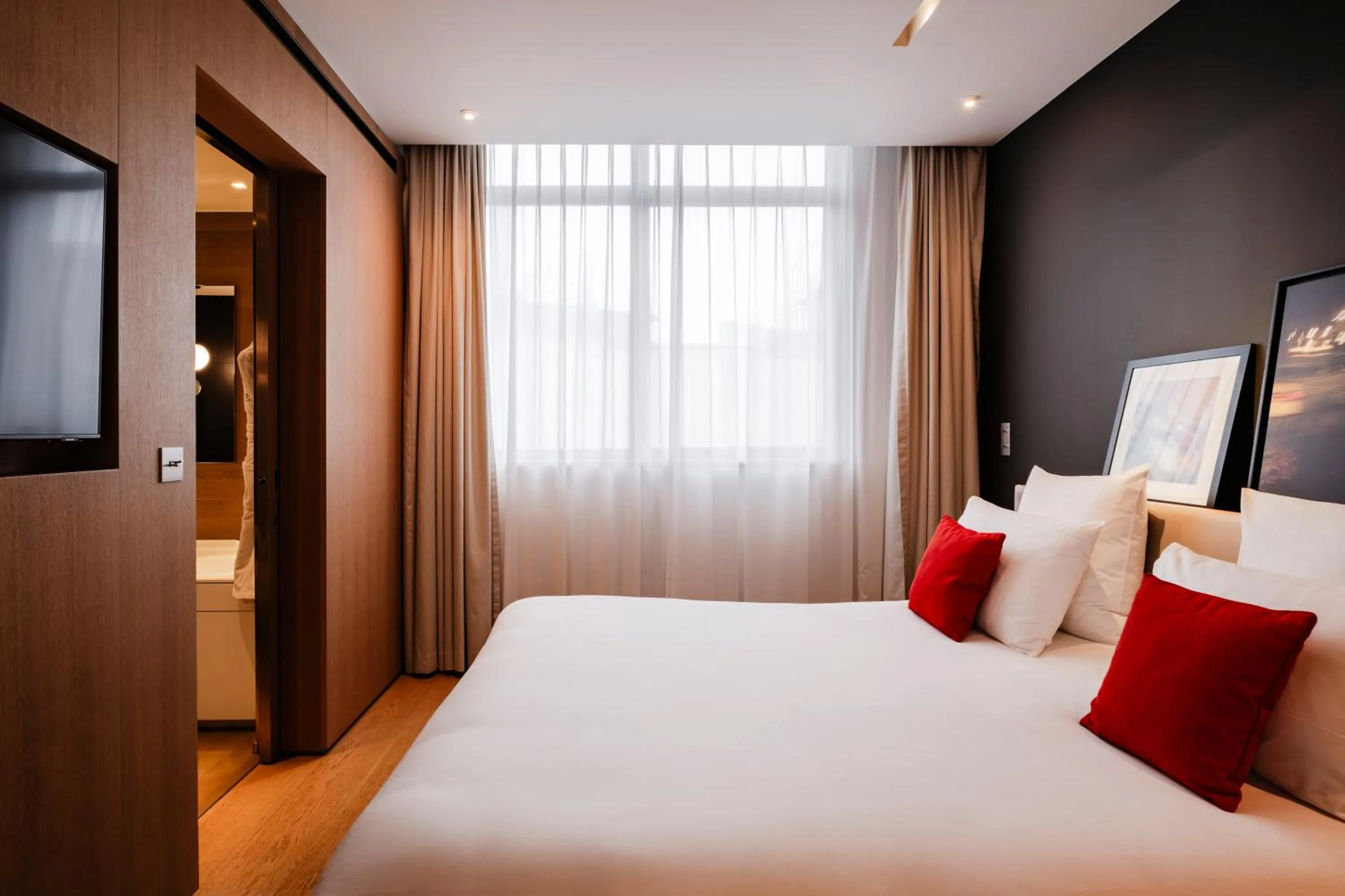 Bedroom, Bed in Le Cinq Codet