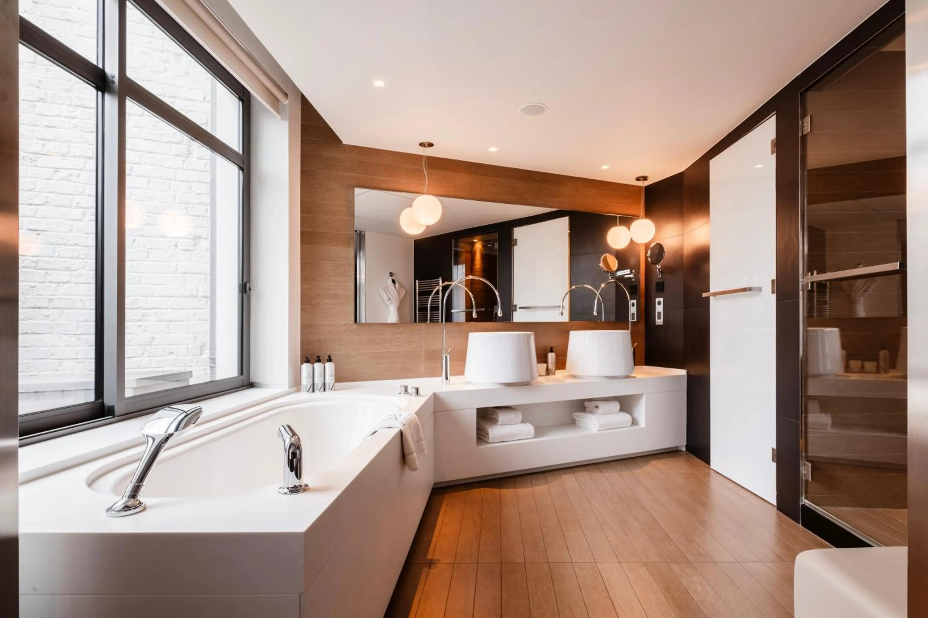 Bathroom, Bed in Le Cinq Codet