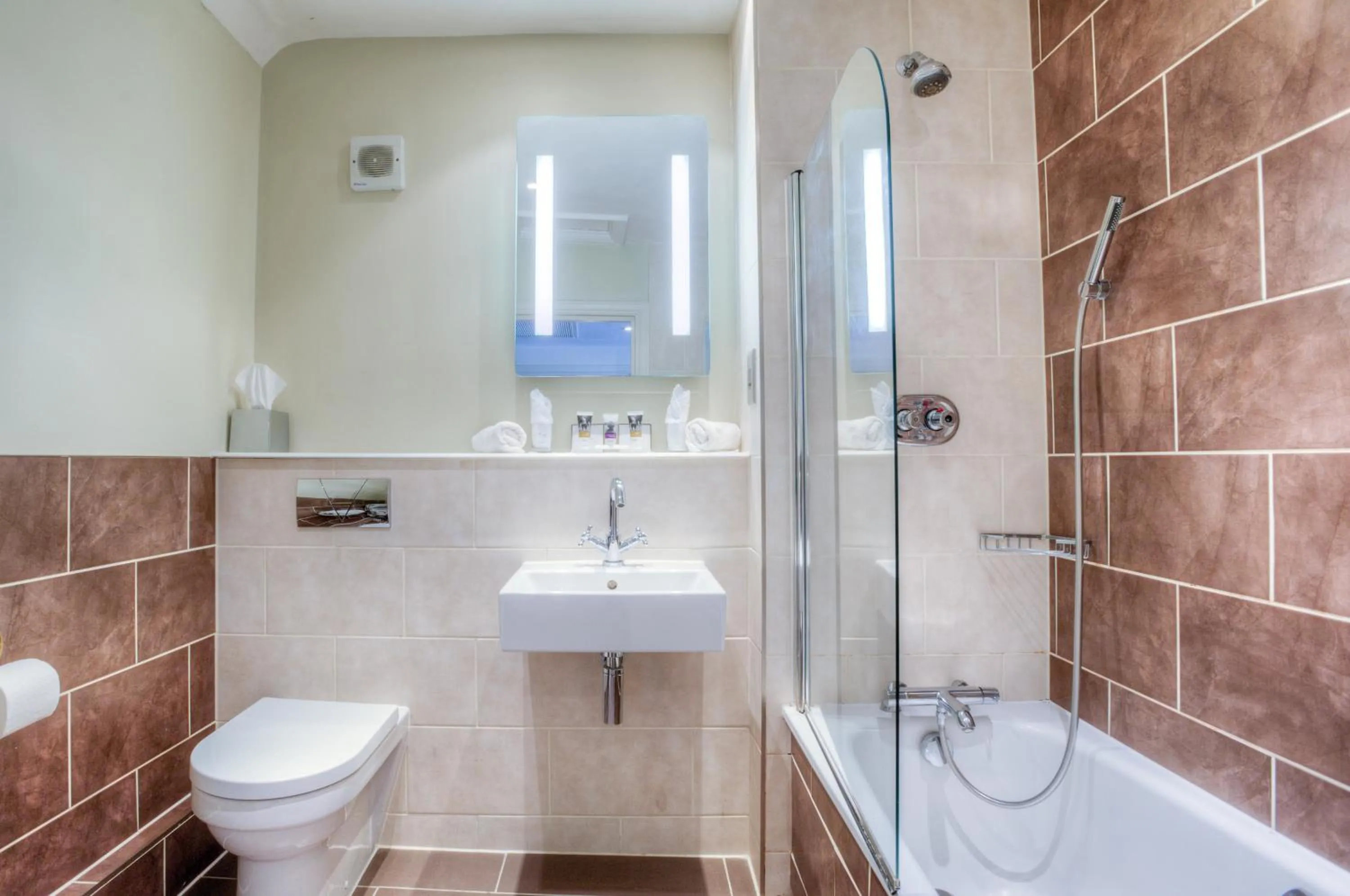 Bathroom in Mercure Stratford Upon Avon Shakespeare Hotel