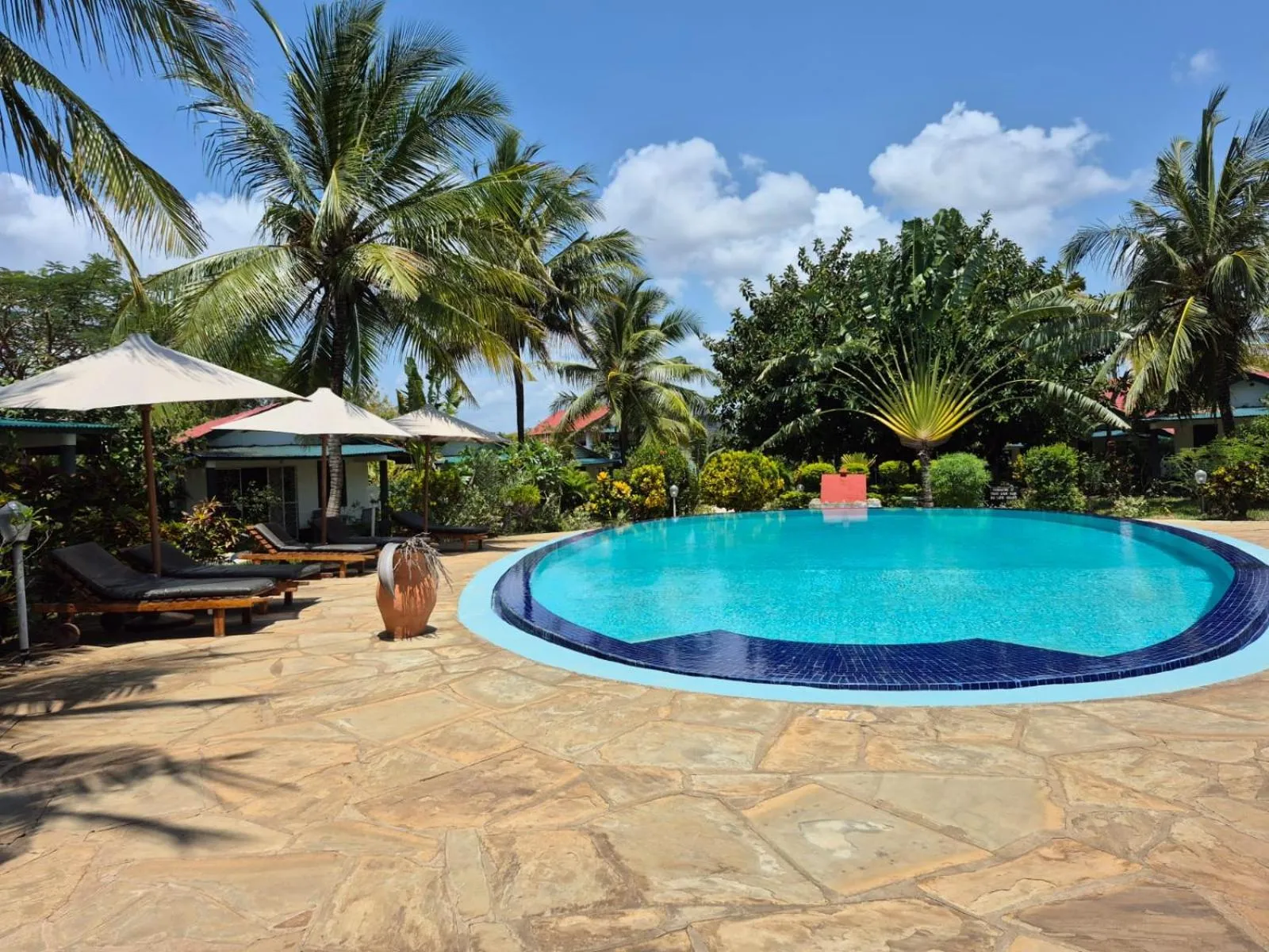 Garden in African Dream Cottages - Diani Beach