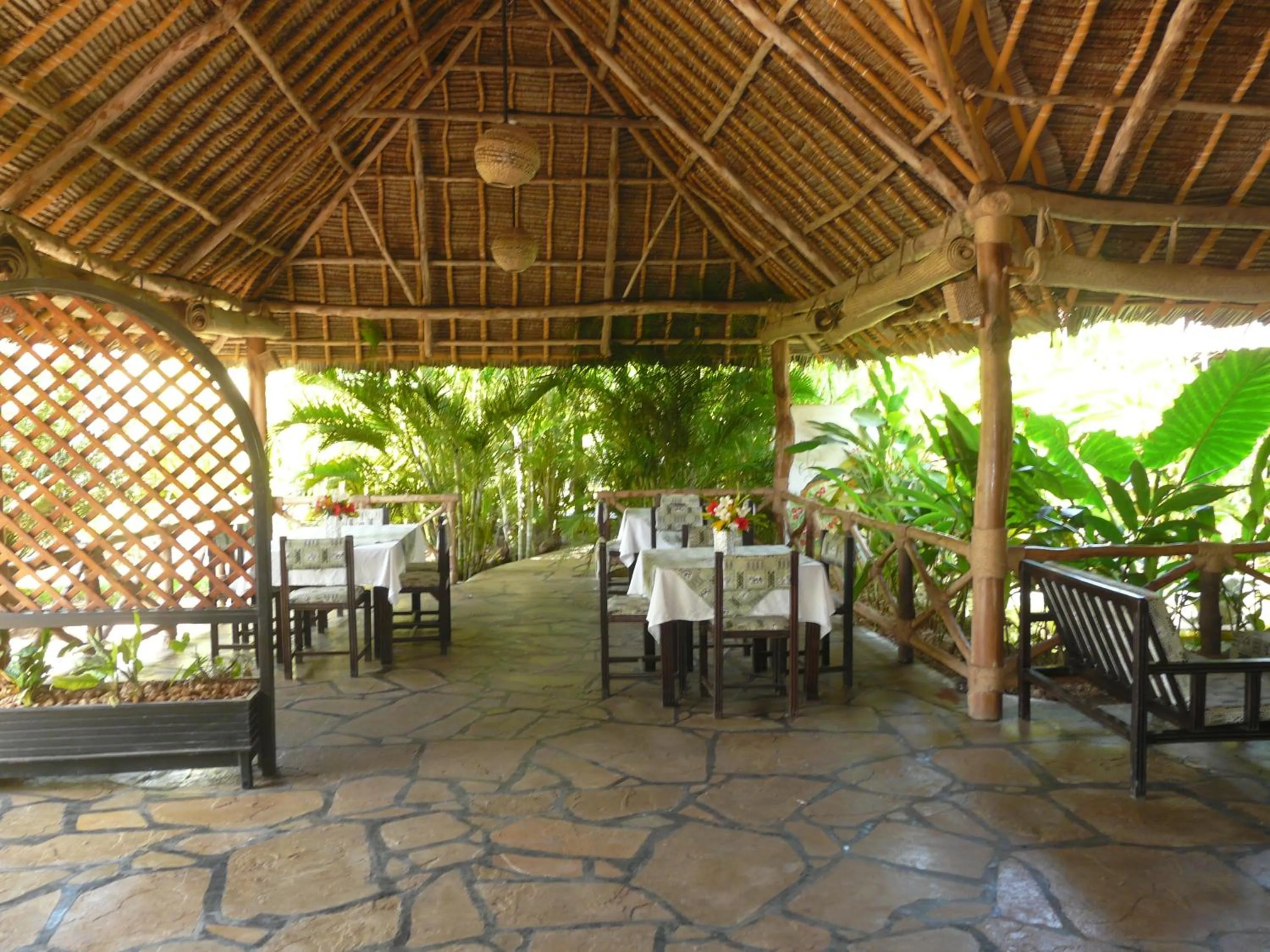 Lounge or bar in African Dream Cottages - Diani Beach