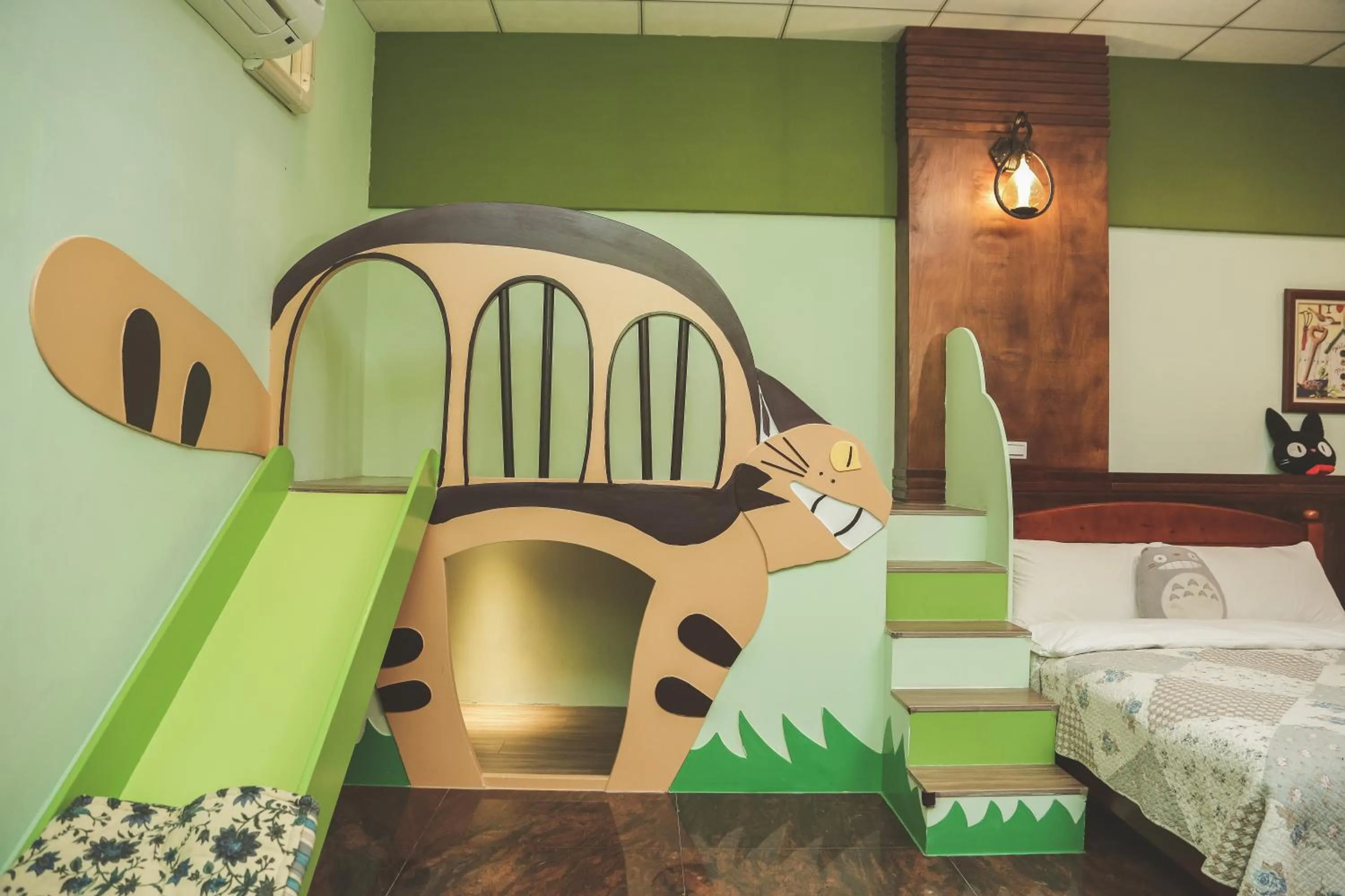 Bed in Zhong Shan 330