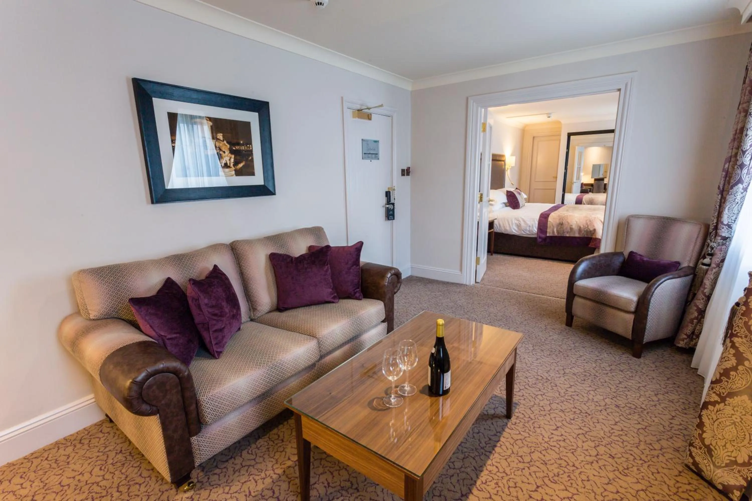 Photo of the whole room, Bed in Swan's Nest Hotel