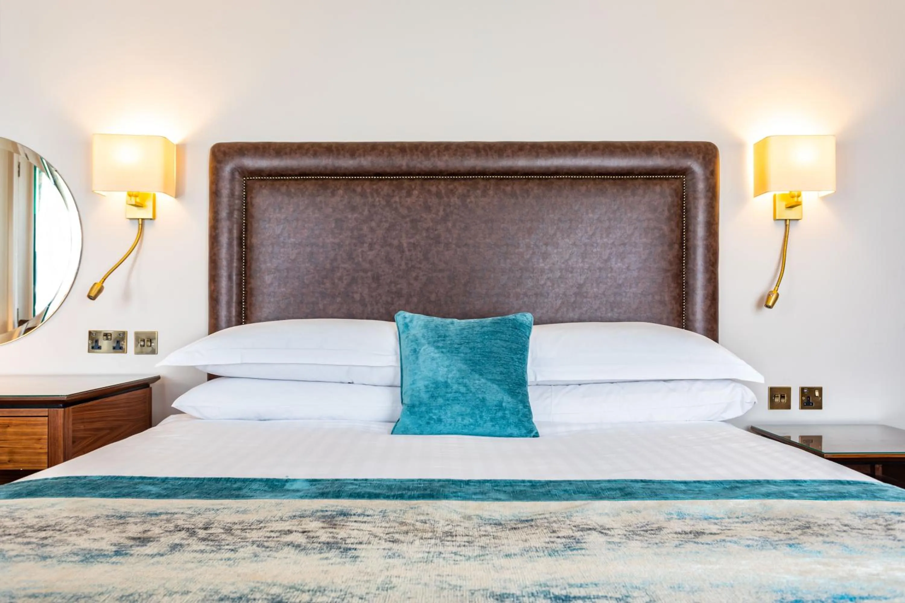 Bedroom, Bed in Swan's Nest Hotel