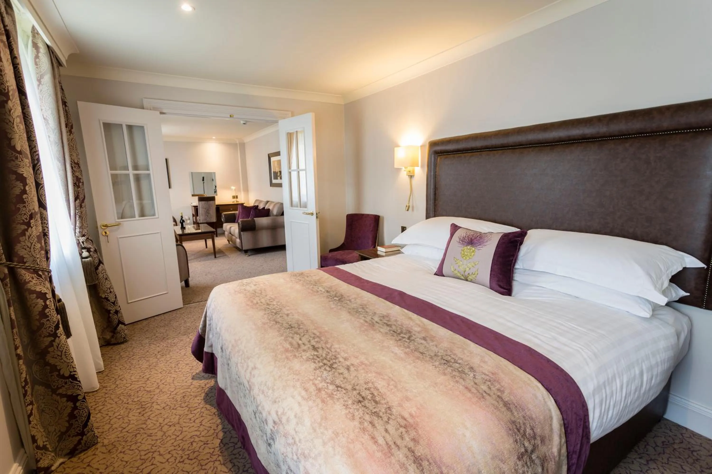 Photo of the whole room, Bed in Swan's Nest Hotel