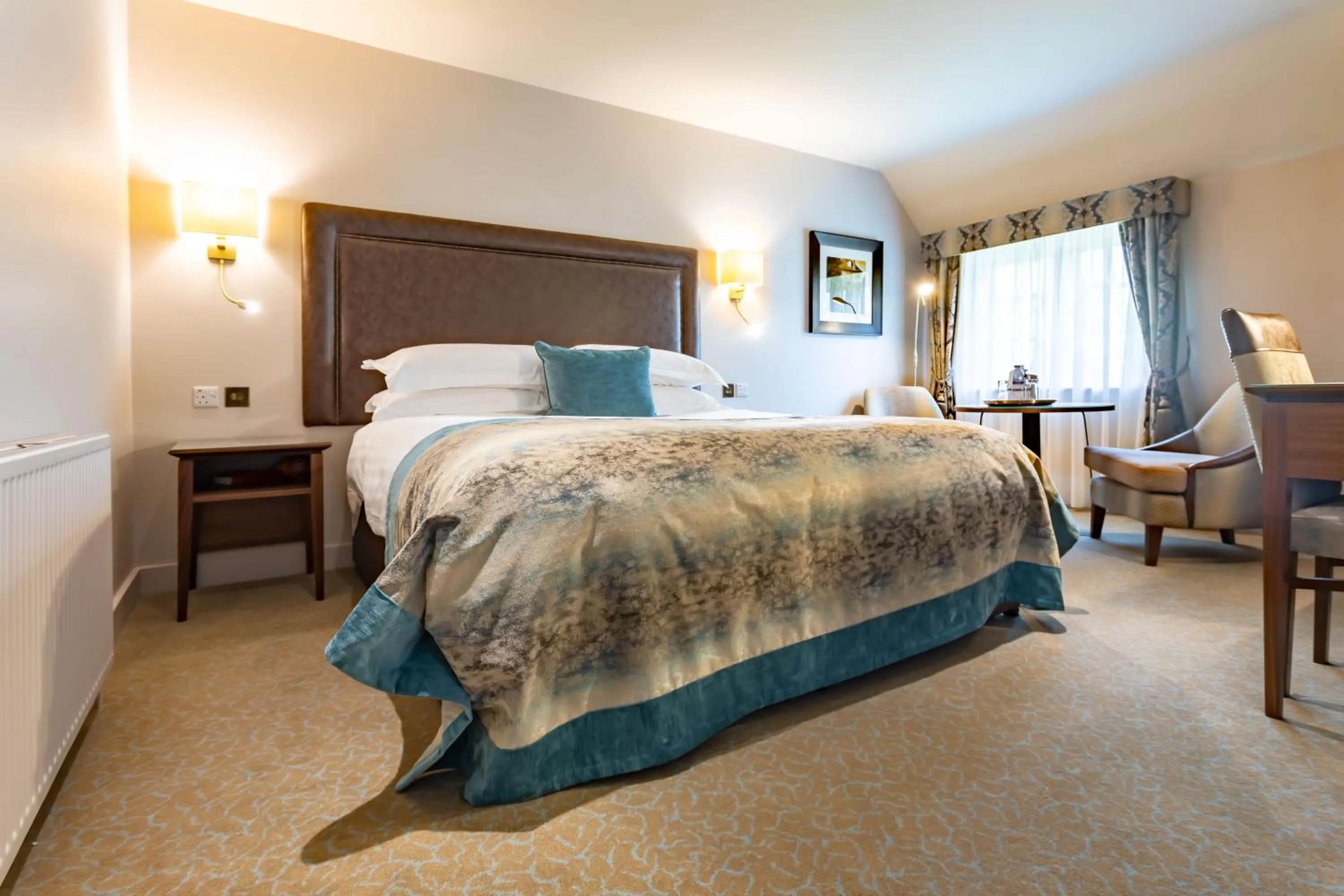 Bedroom, Bed in Swan's Nest Hotel