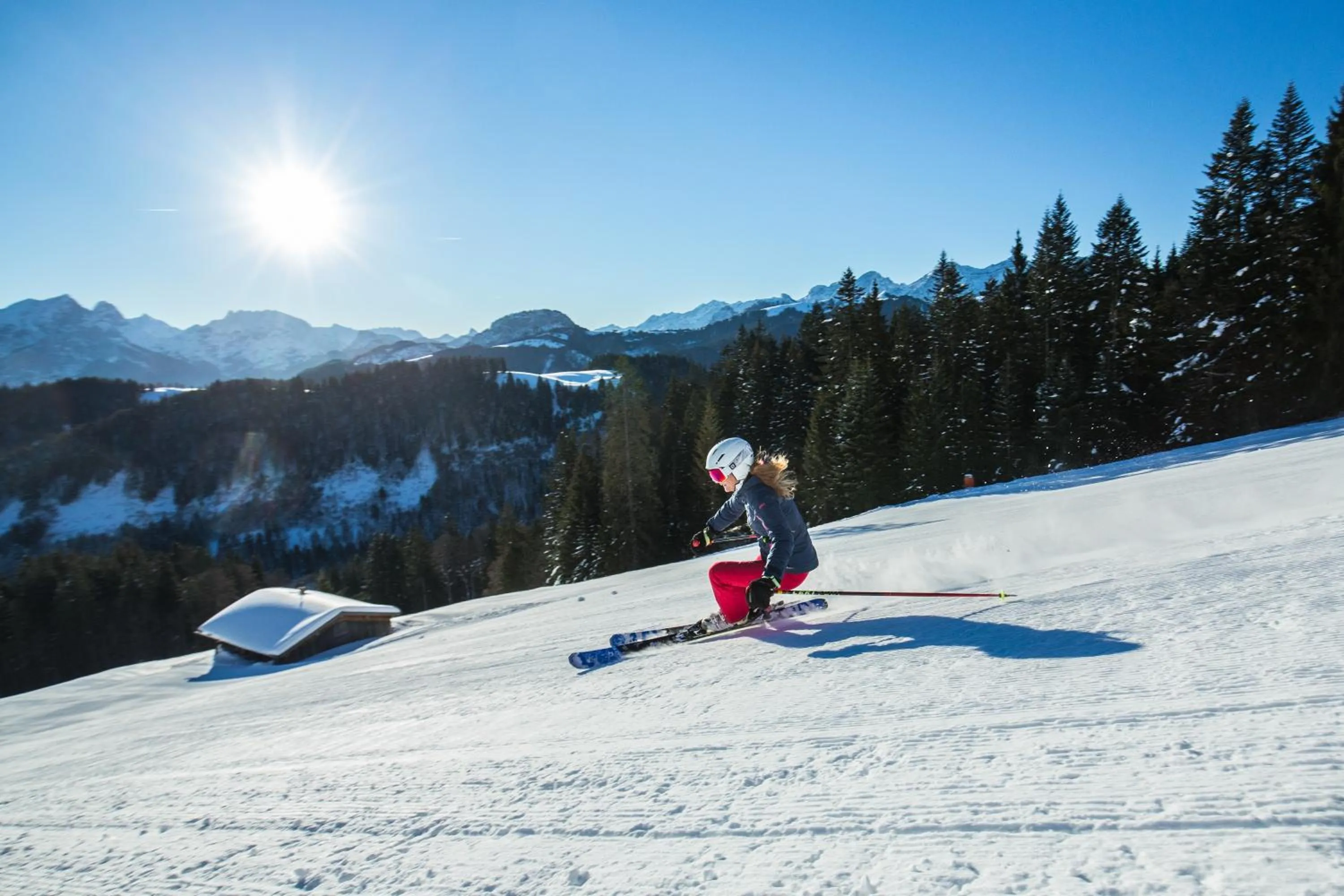 Skiing in Dorfcafe Unken Hotelpension sWirtshaus im Dorf