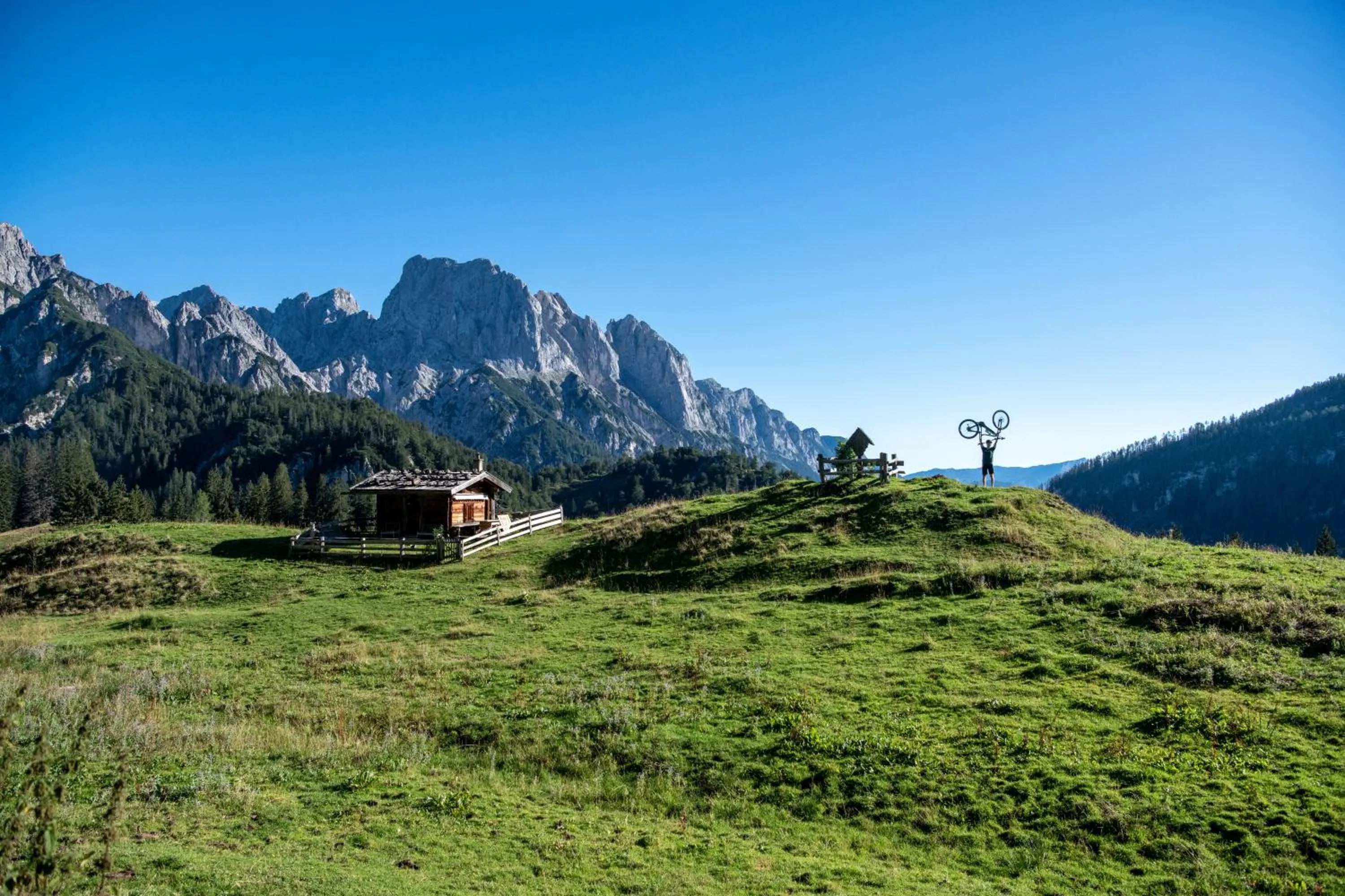 Cycling in Dorfcafe Unken Hotelpension sWirtshaus im Dorf