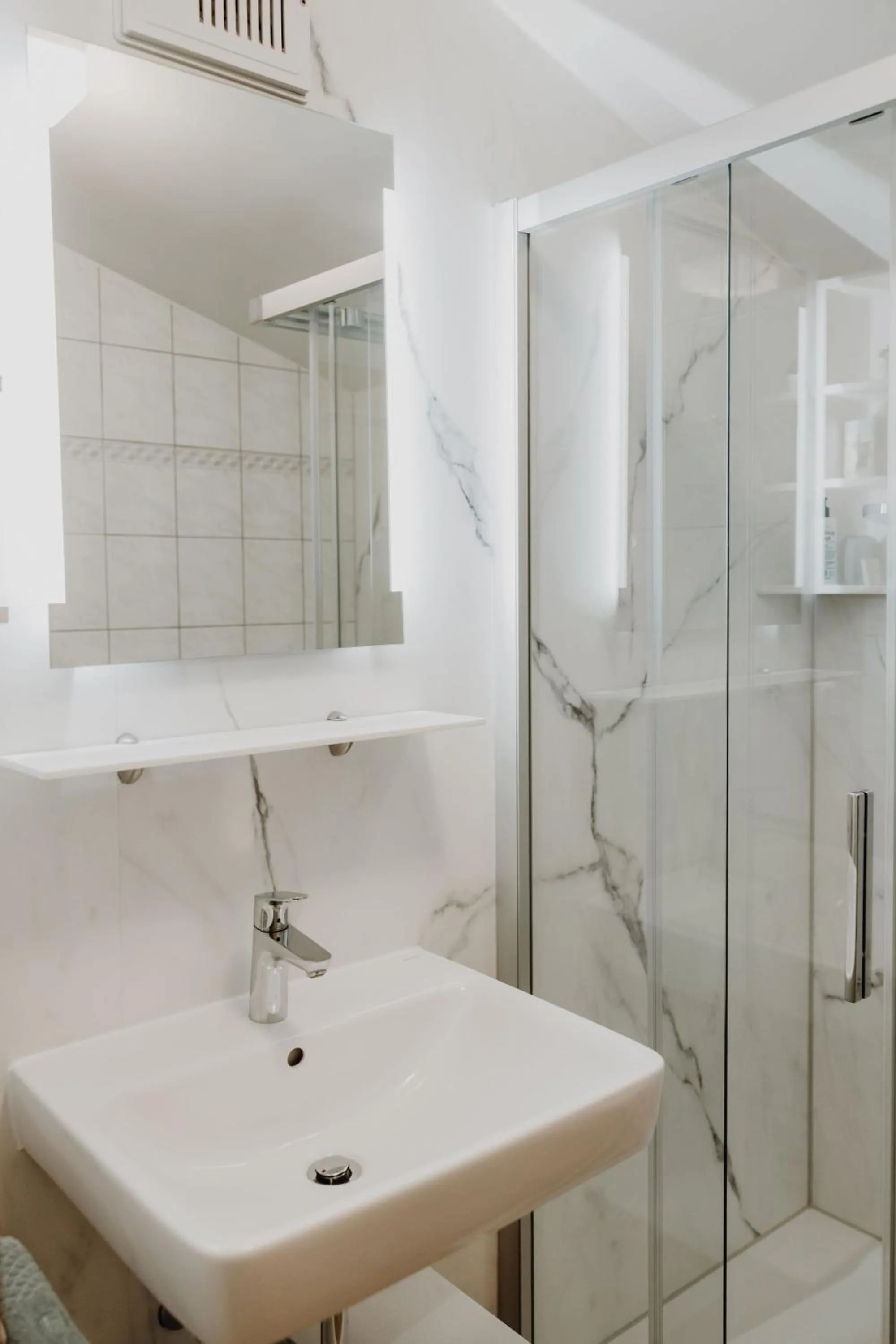 Bathroom in Hotel Dorfcafe Unken