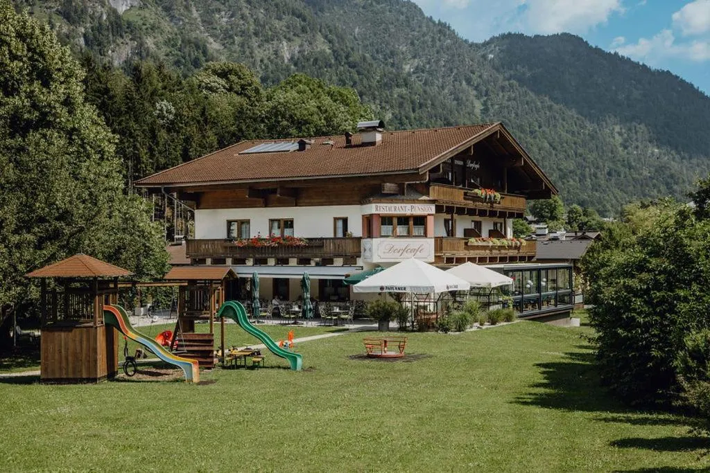 Property building in Dorfcafe Unken Hotelpension sWirtshaus im Dorf