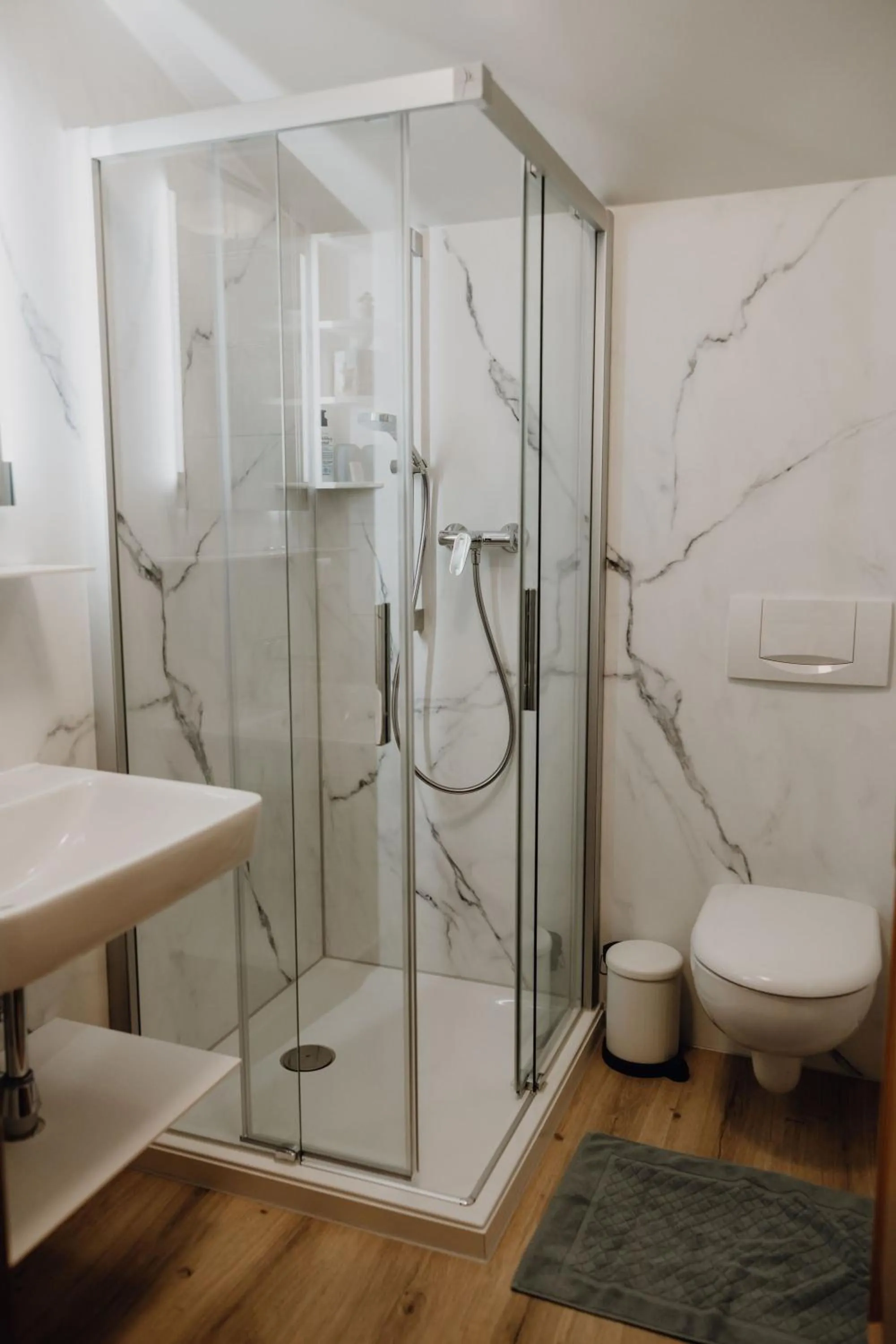 Bathroom in Hotel Dorfcafe Unken