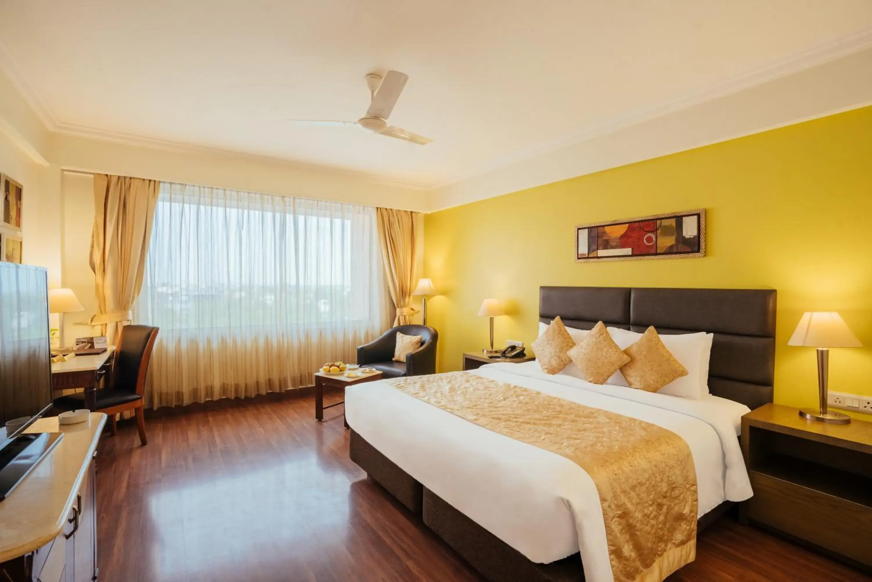 Executive King Room with complimentary business center access - single occupancy in The Piccadily Executive King Room with complimentary business center access - single occupancy in The Piccadily