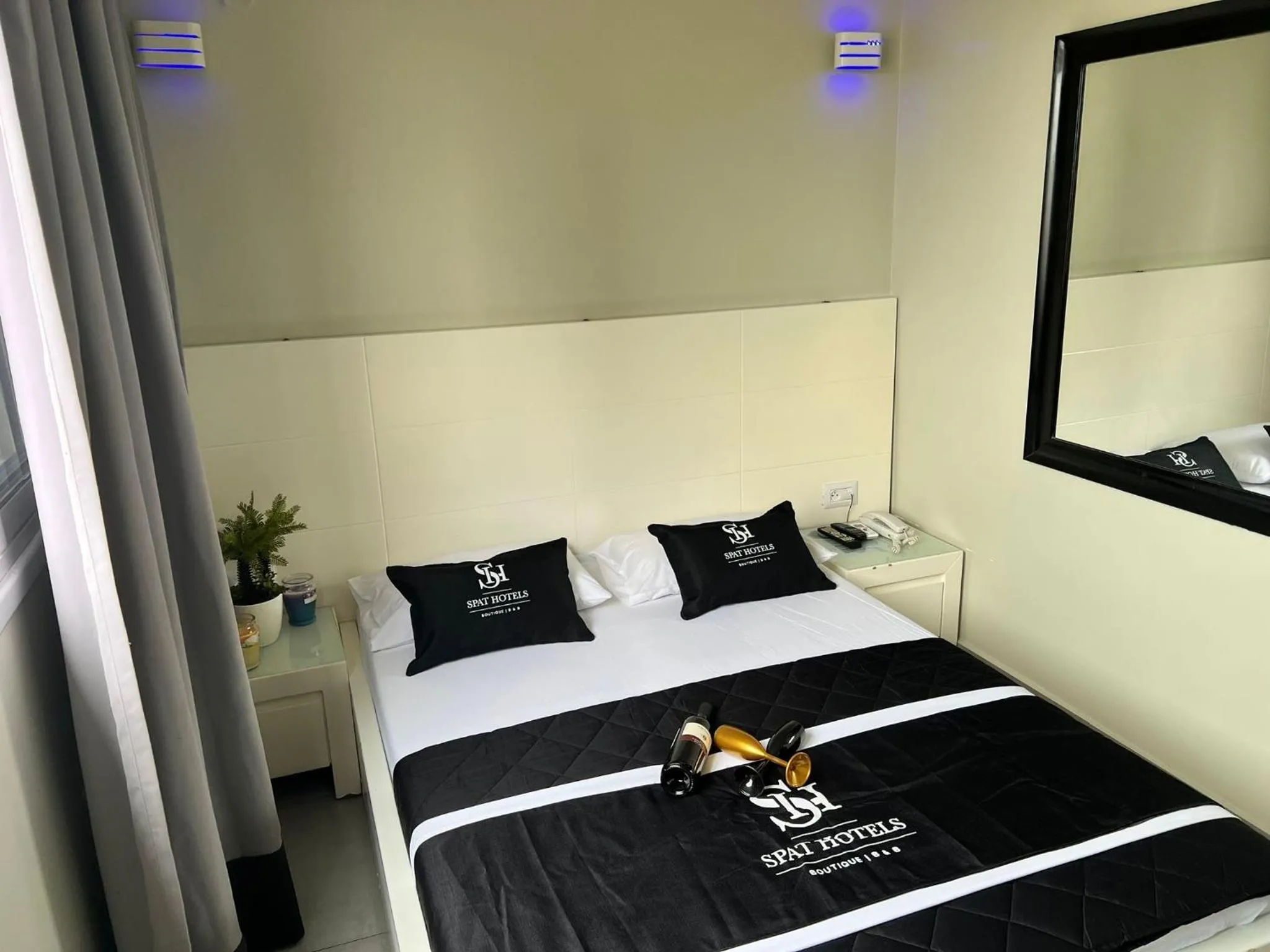 Bedroom, Bed in Motel Hofim