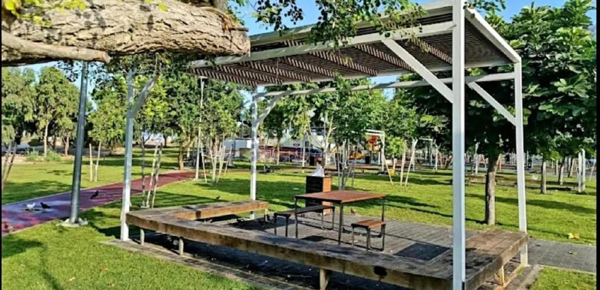 Family in Motel Hofim