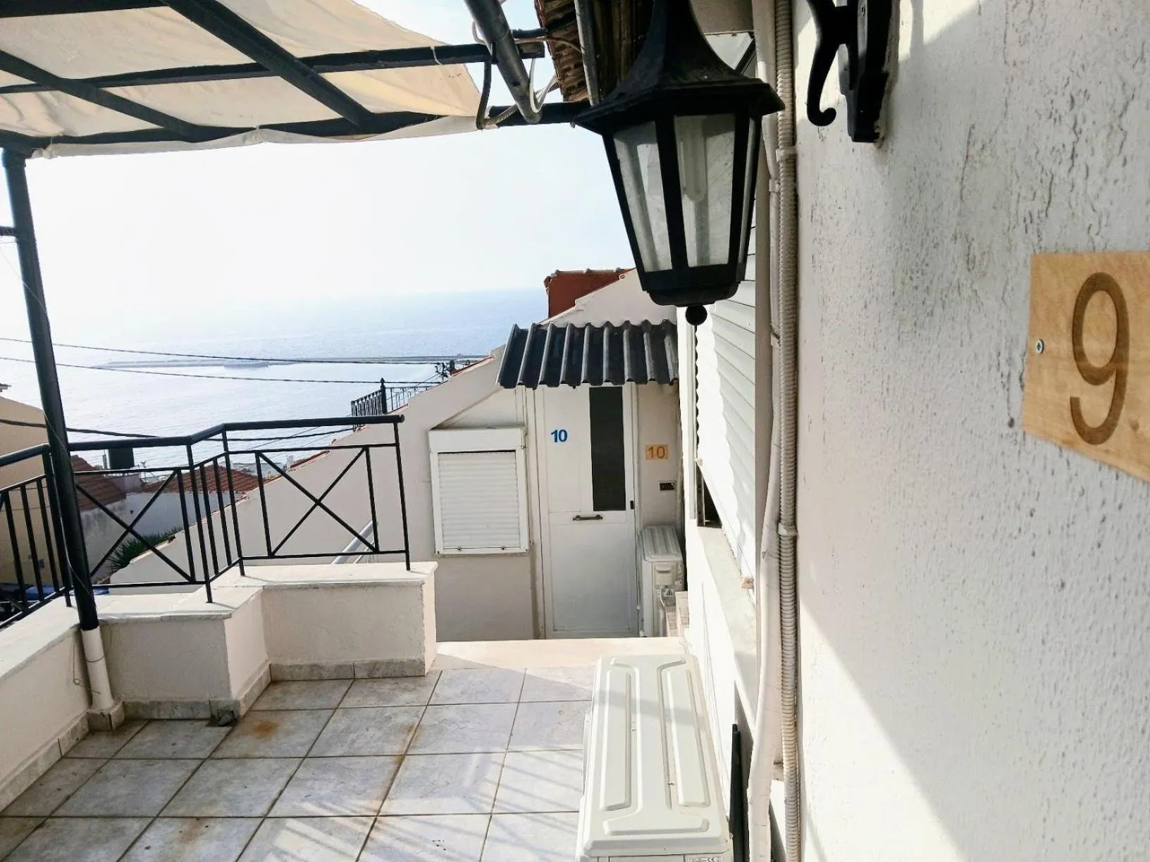 Balcony/Terrace in Jimmy's Apartments