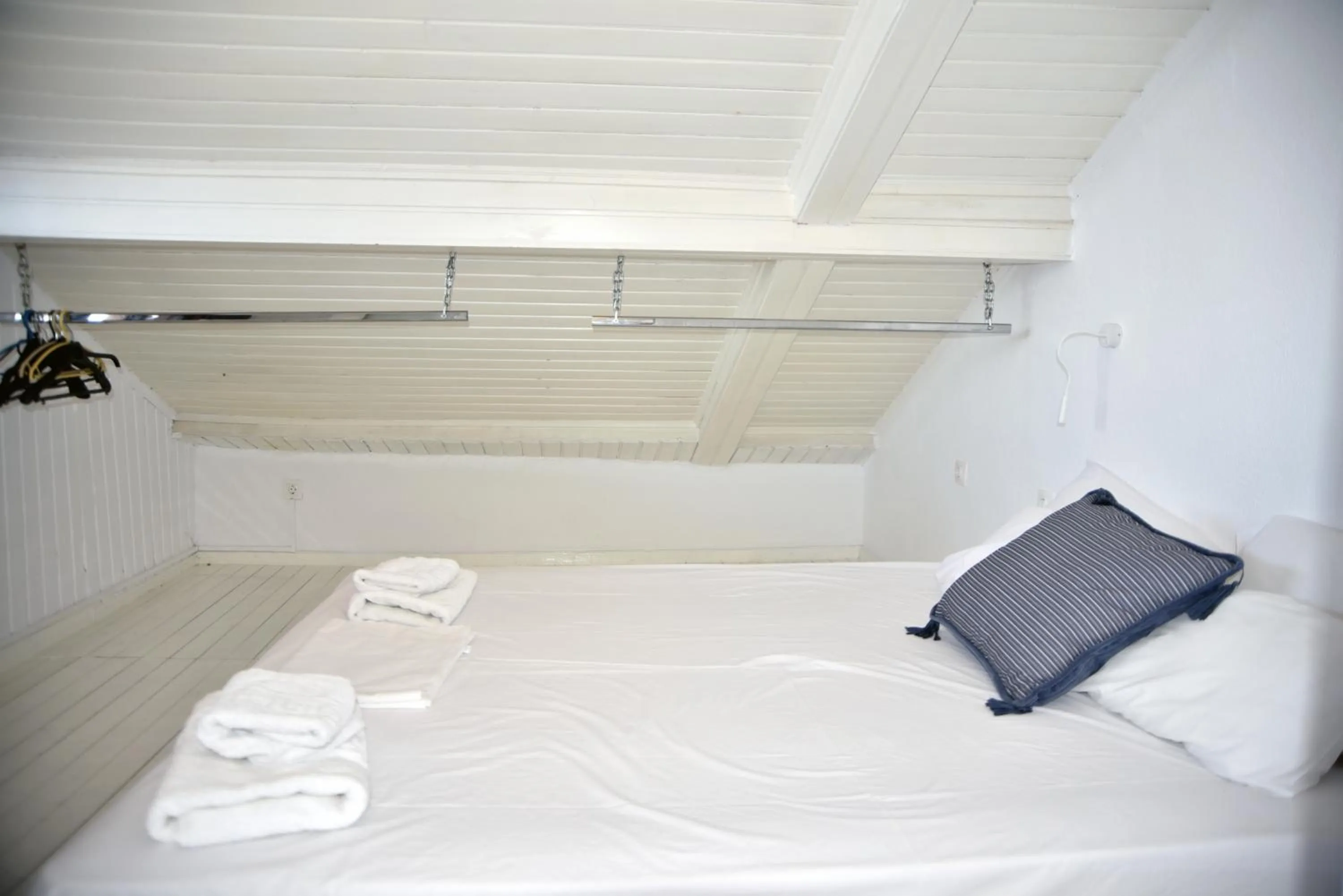 Bedroom, Bed in Jimmy's Apartments