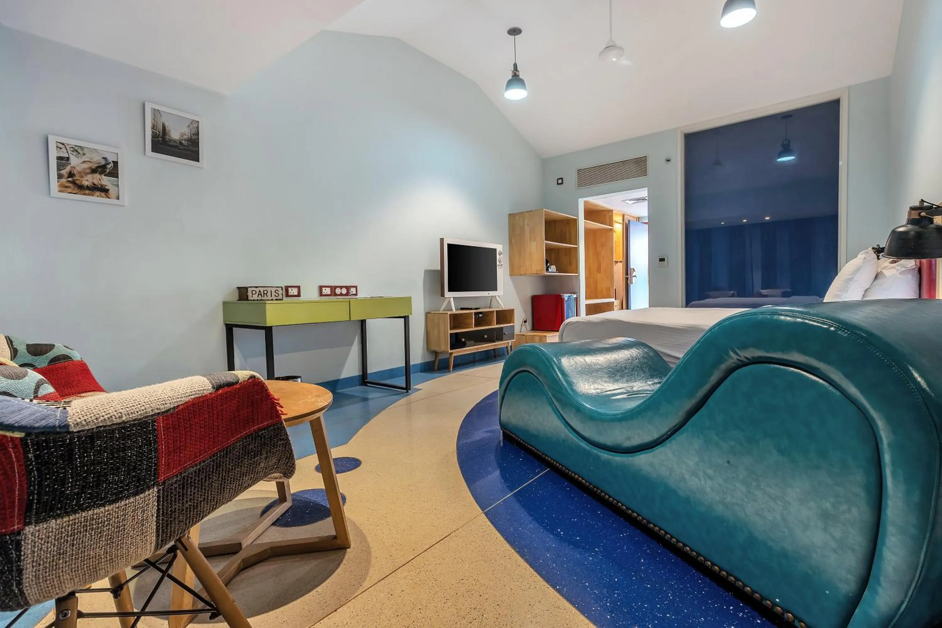 TV and multimedia in I Love Bell Bottoms Vagator Goa