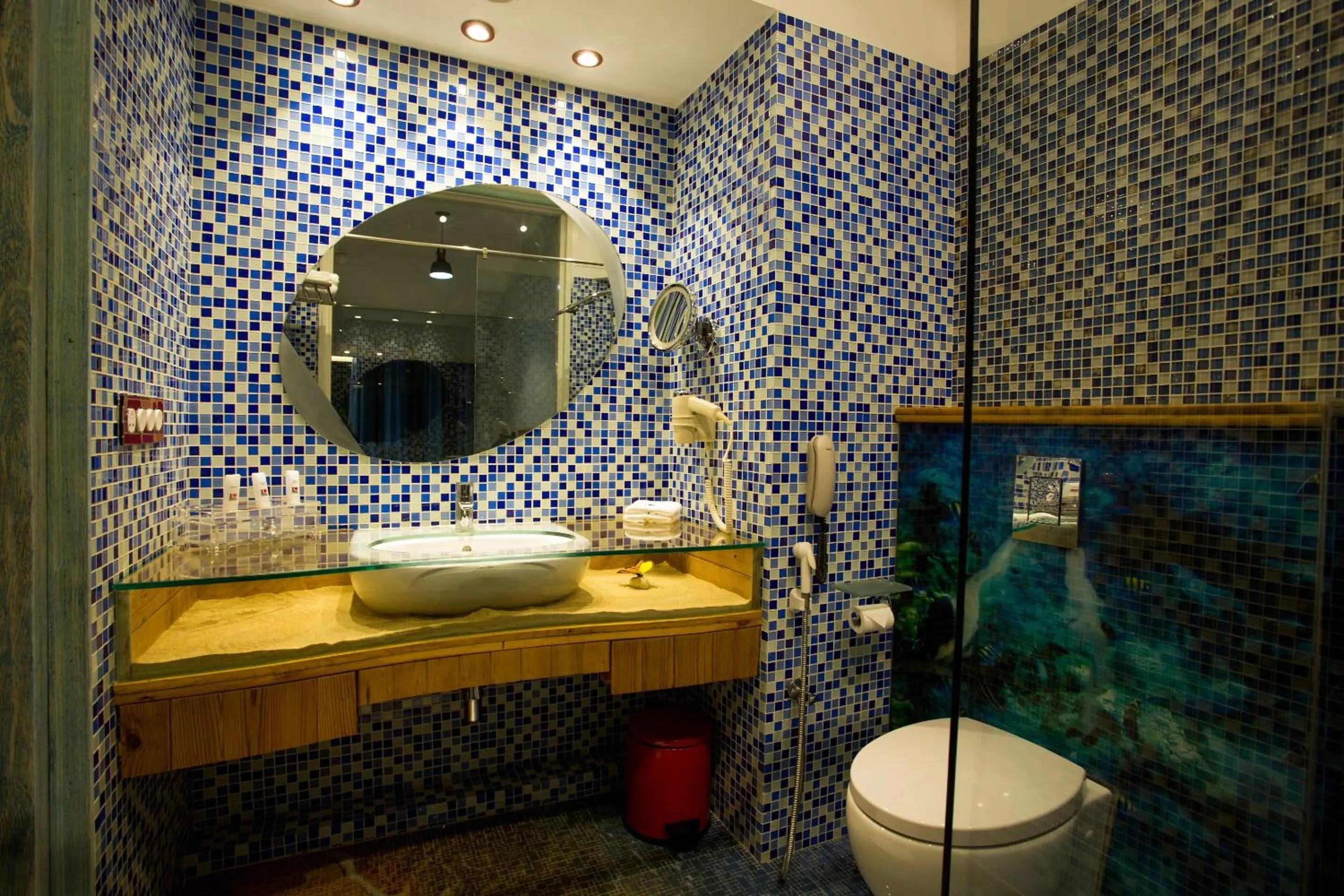 Toilet in I Love Bell Bottoms Vagator Goa